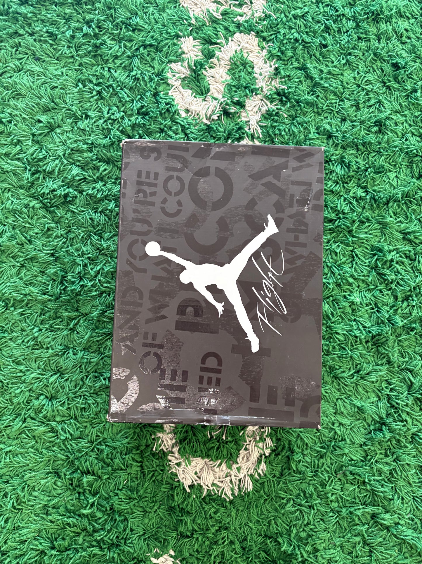 Jordan Retro 4 “Fear”