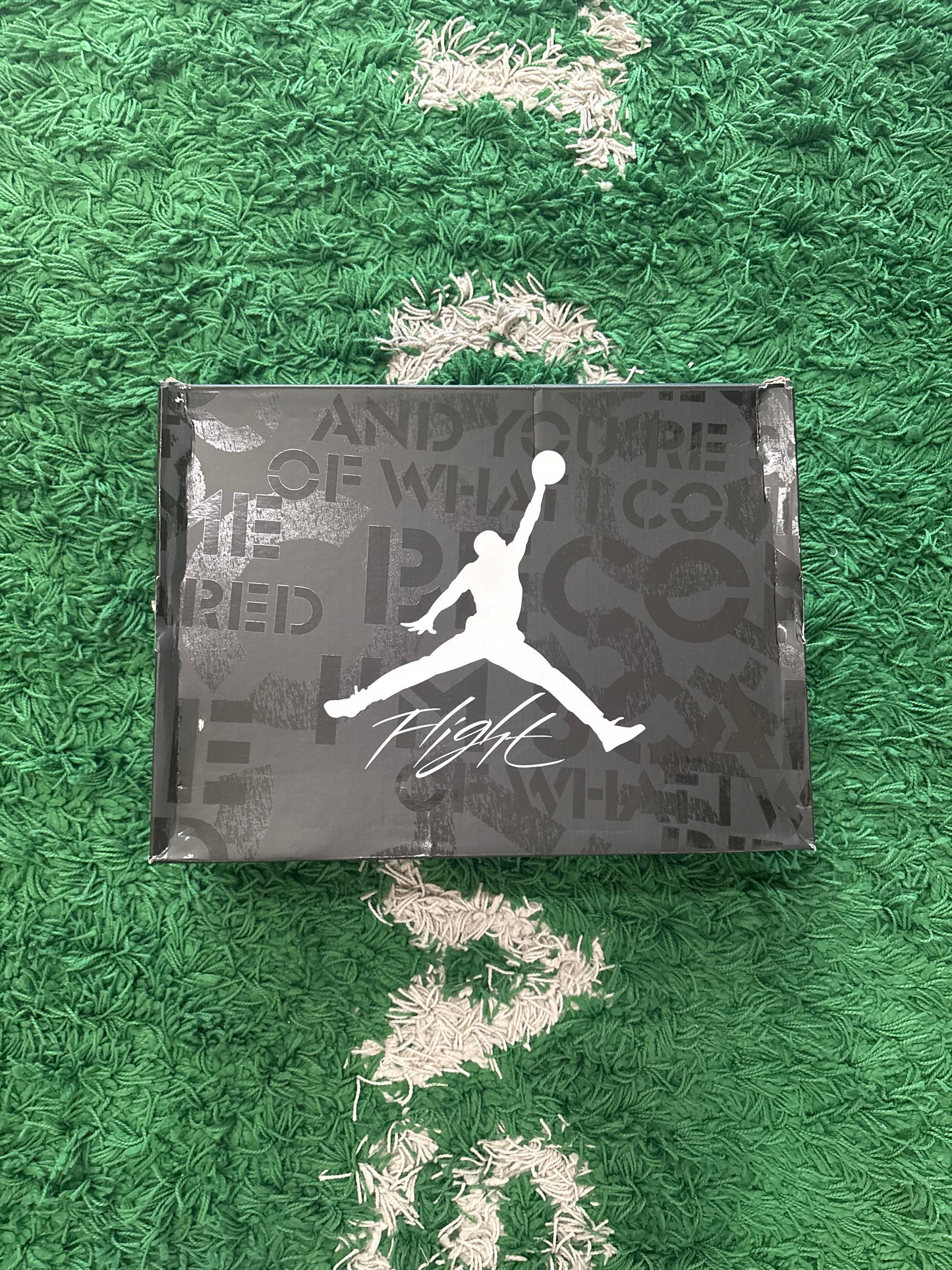 Jordan Retro 4 “Fear”