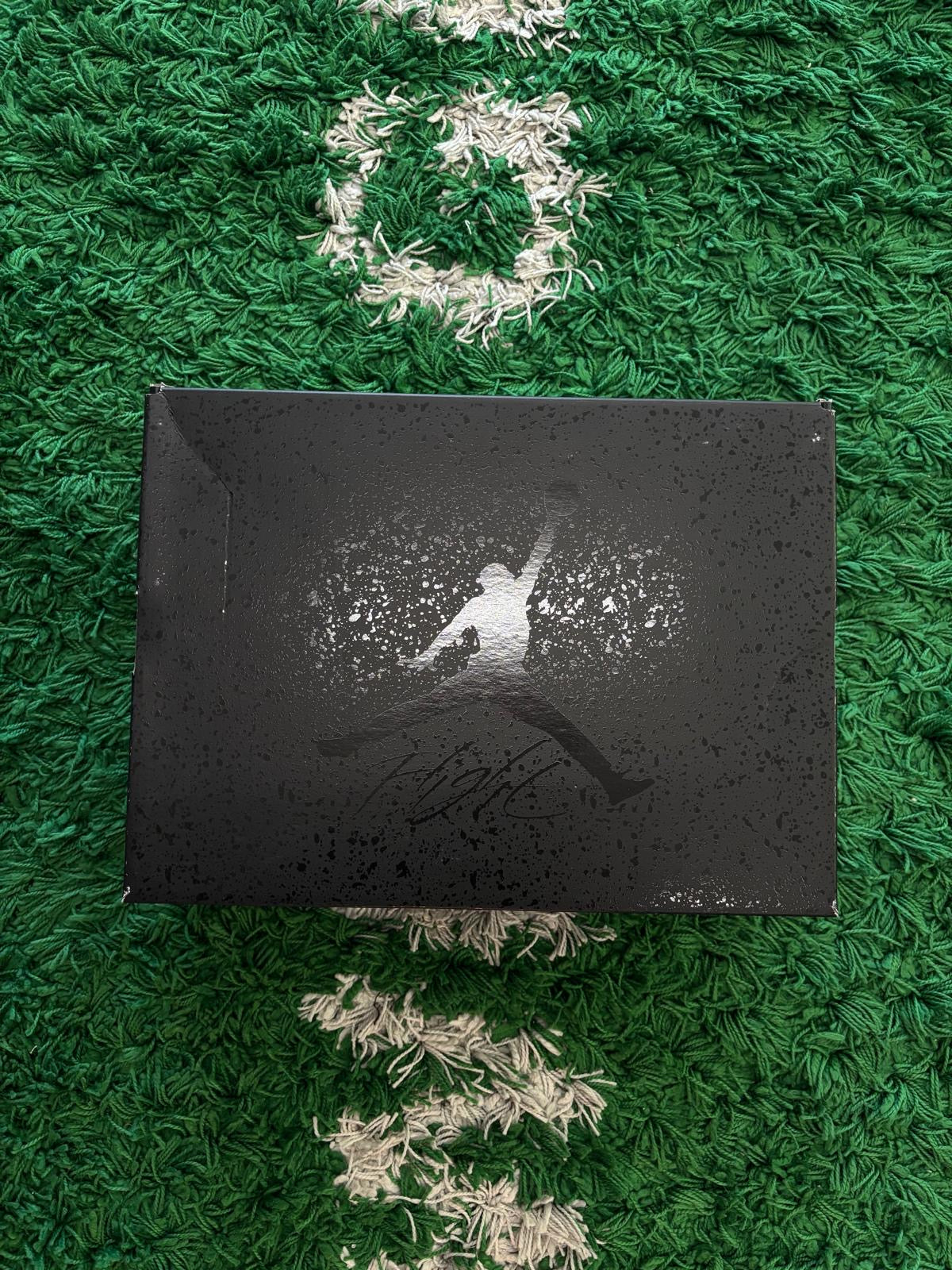 Jordan Retro 4 “Black Cat” 2025