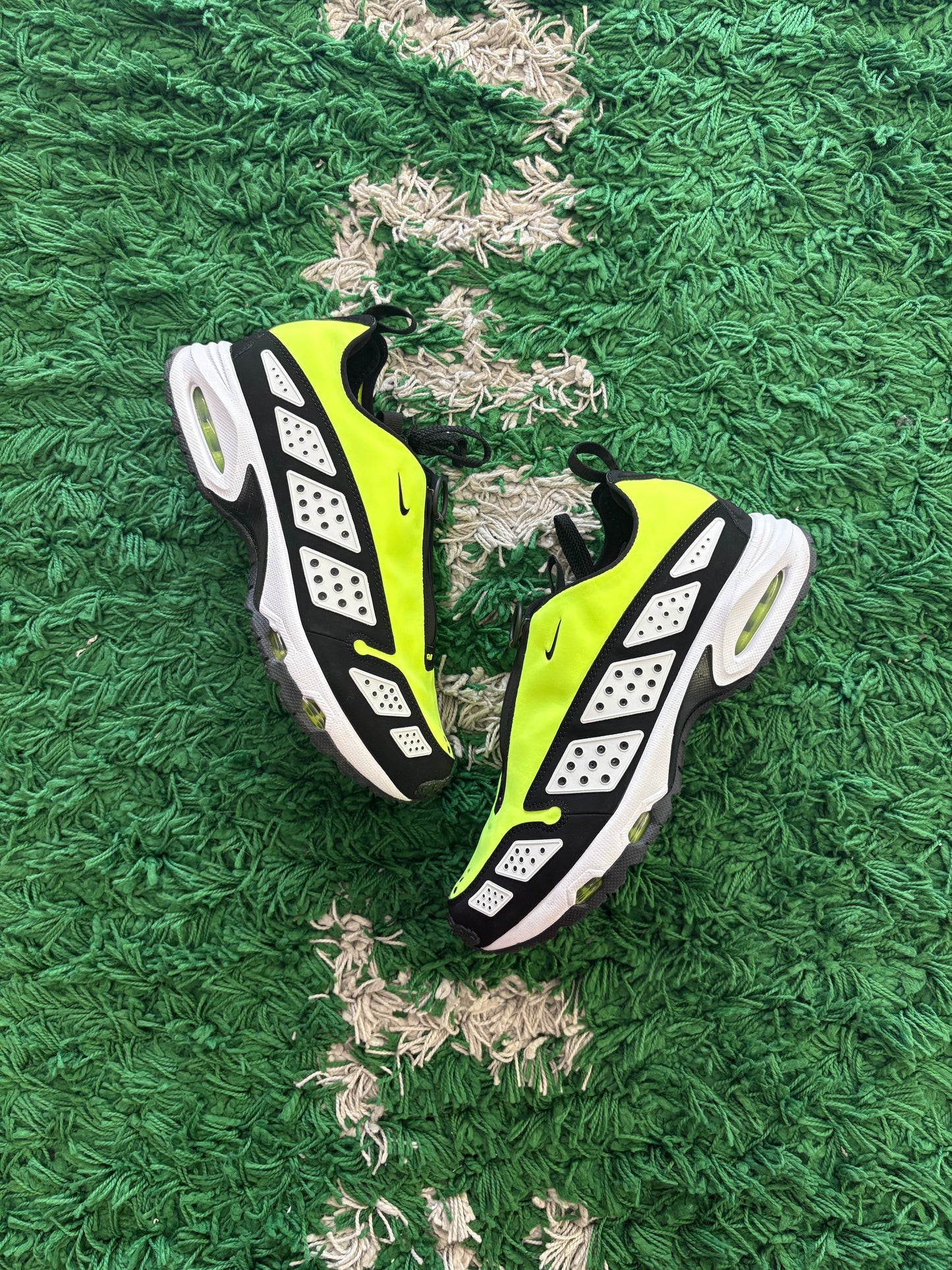 Nike Air Sunder Max “Electric Green”