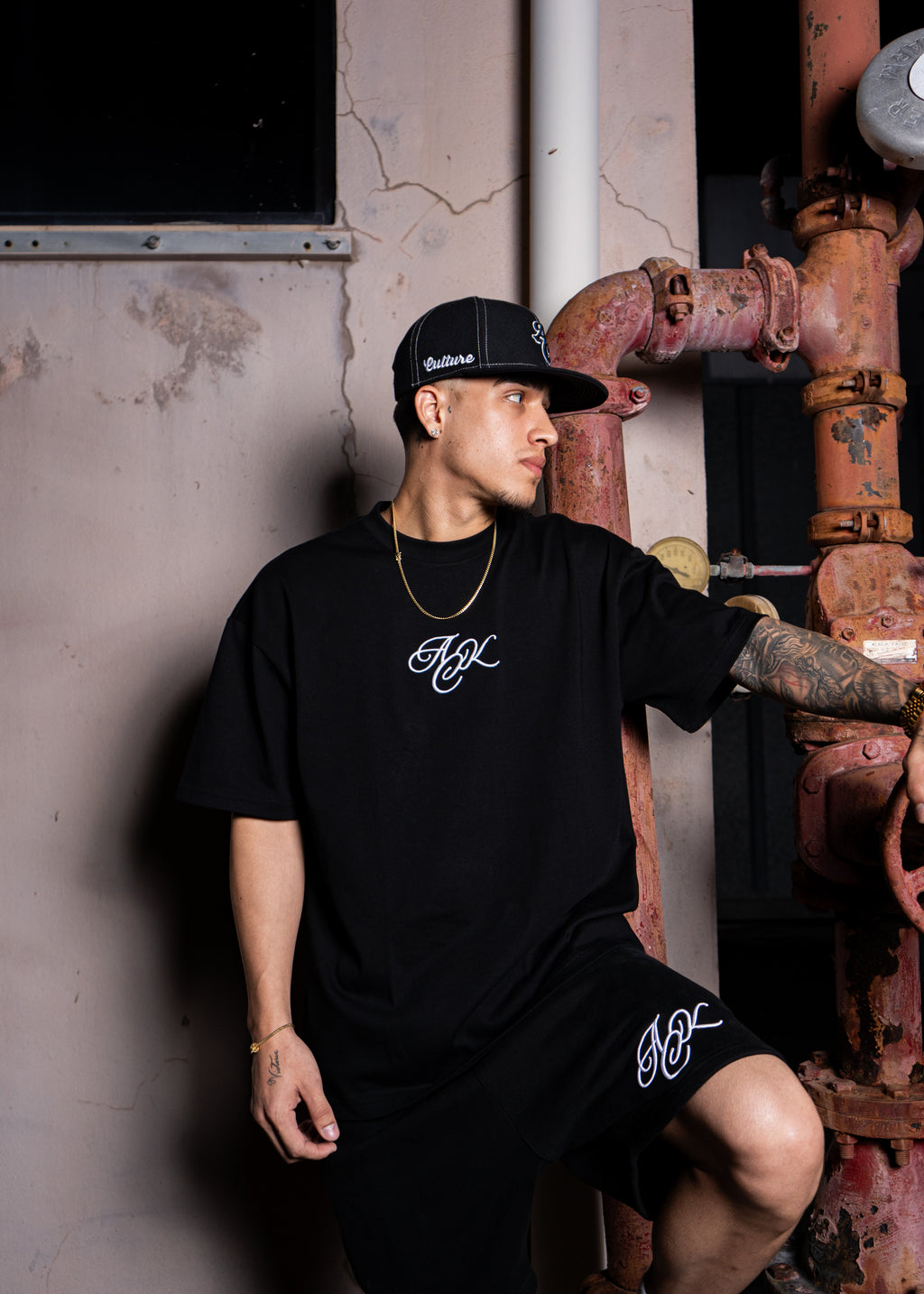 AC Cursive Short