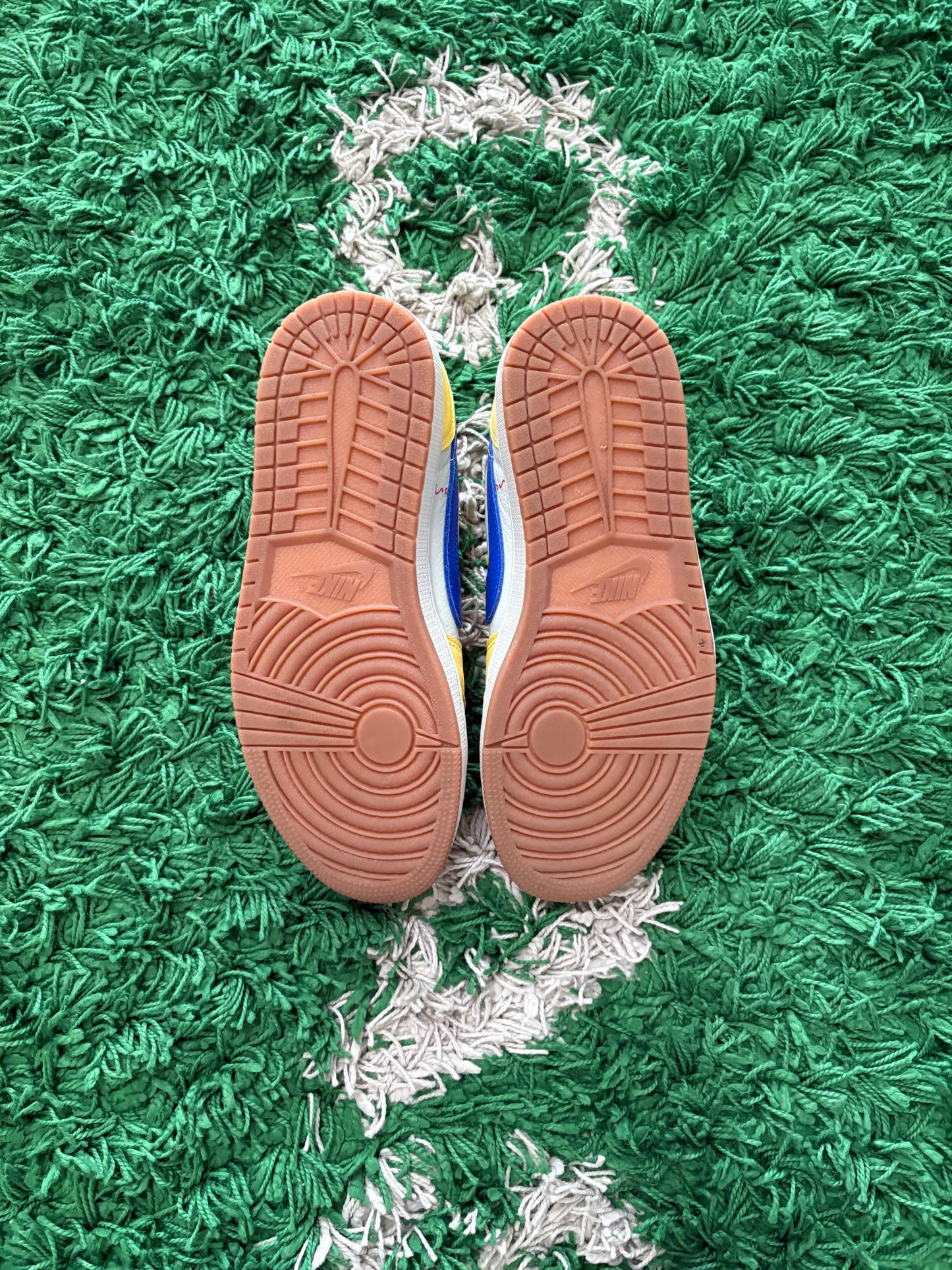 Travis Scott X Wmns Jordan Retro 1 Low “Canary”