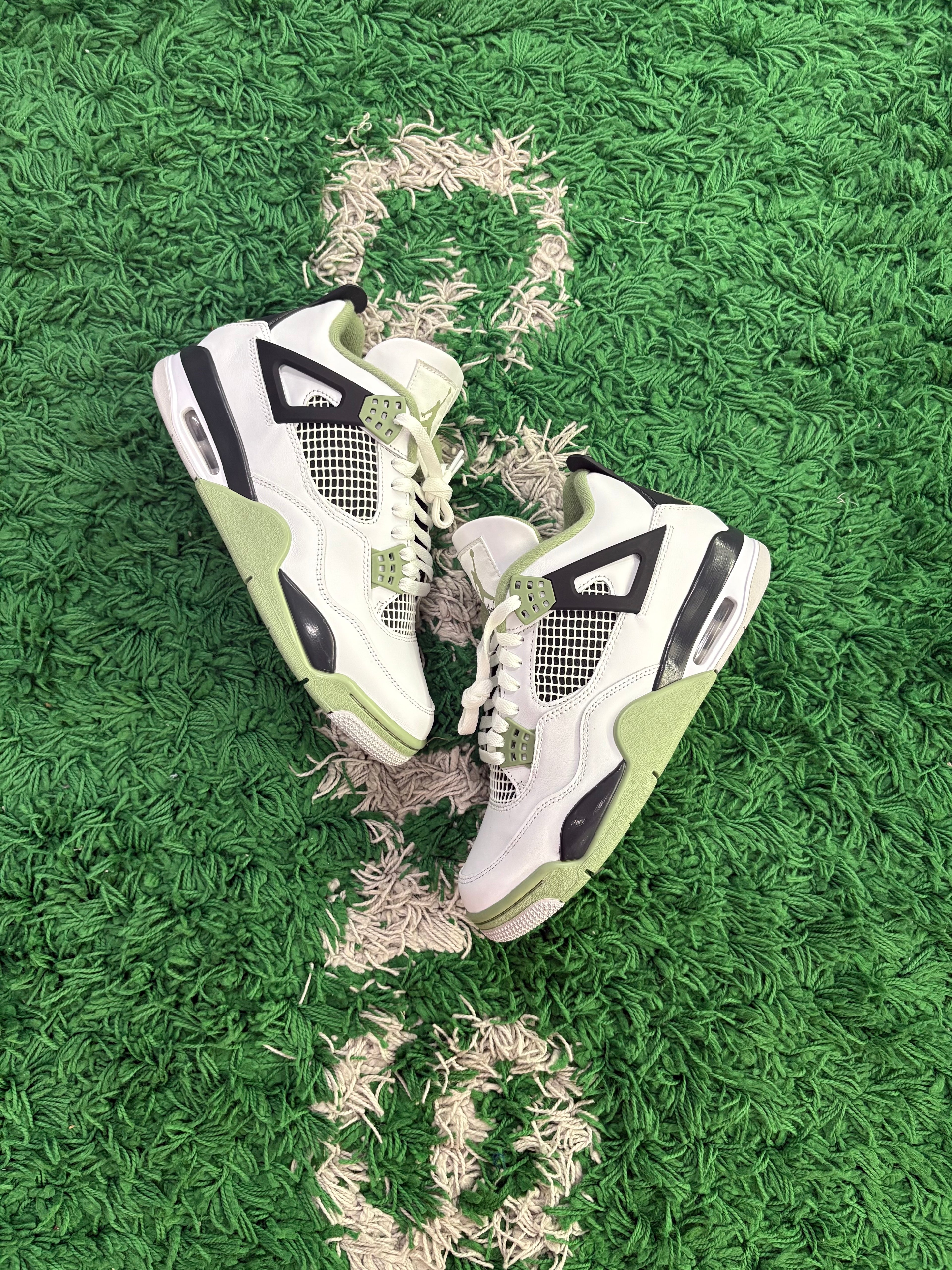Wmns Jordan Retro 4 “Seafoam”