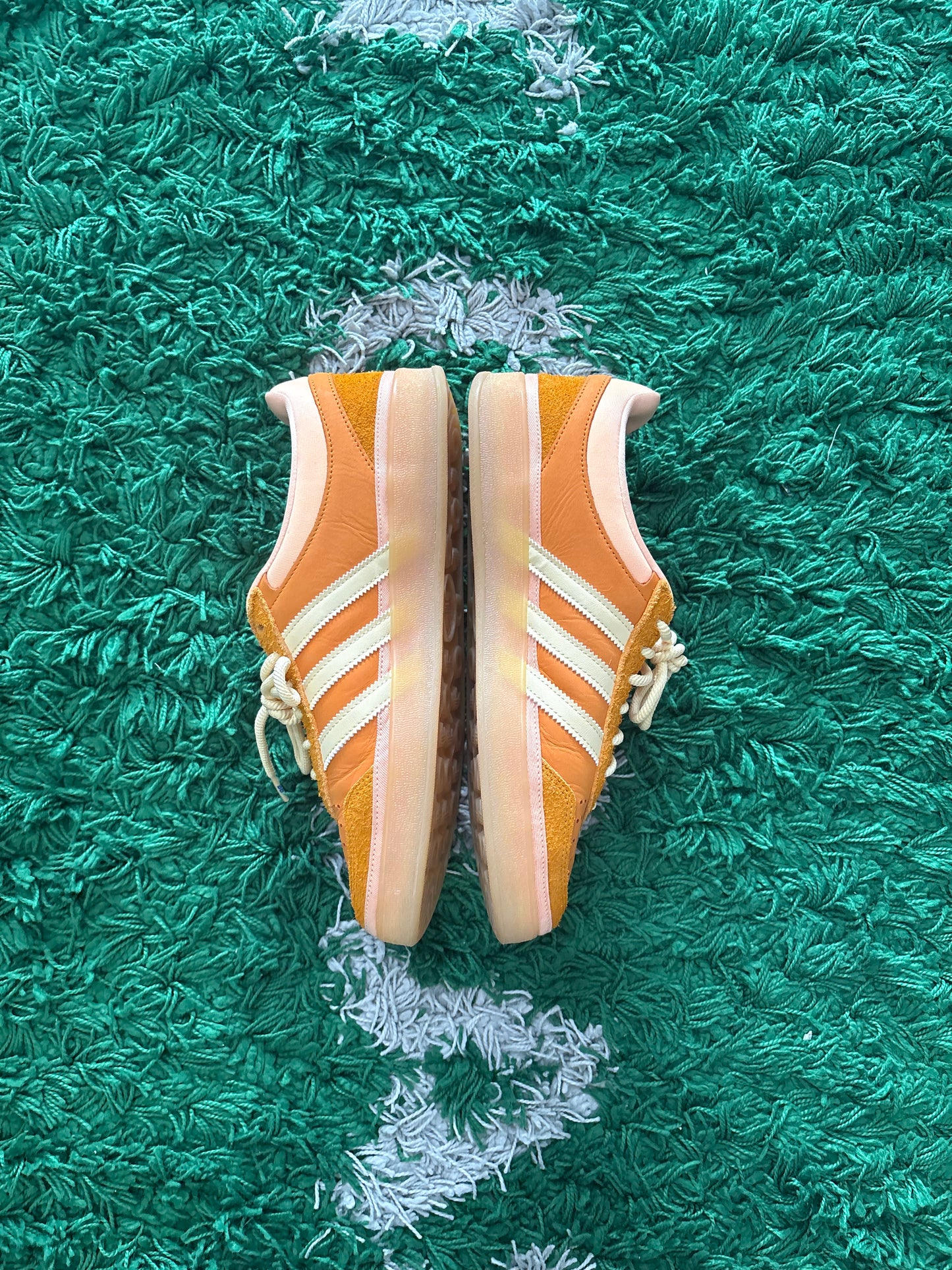 Bad Bunny Gazelle Indoor “Santurce”