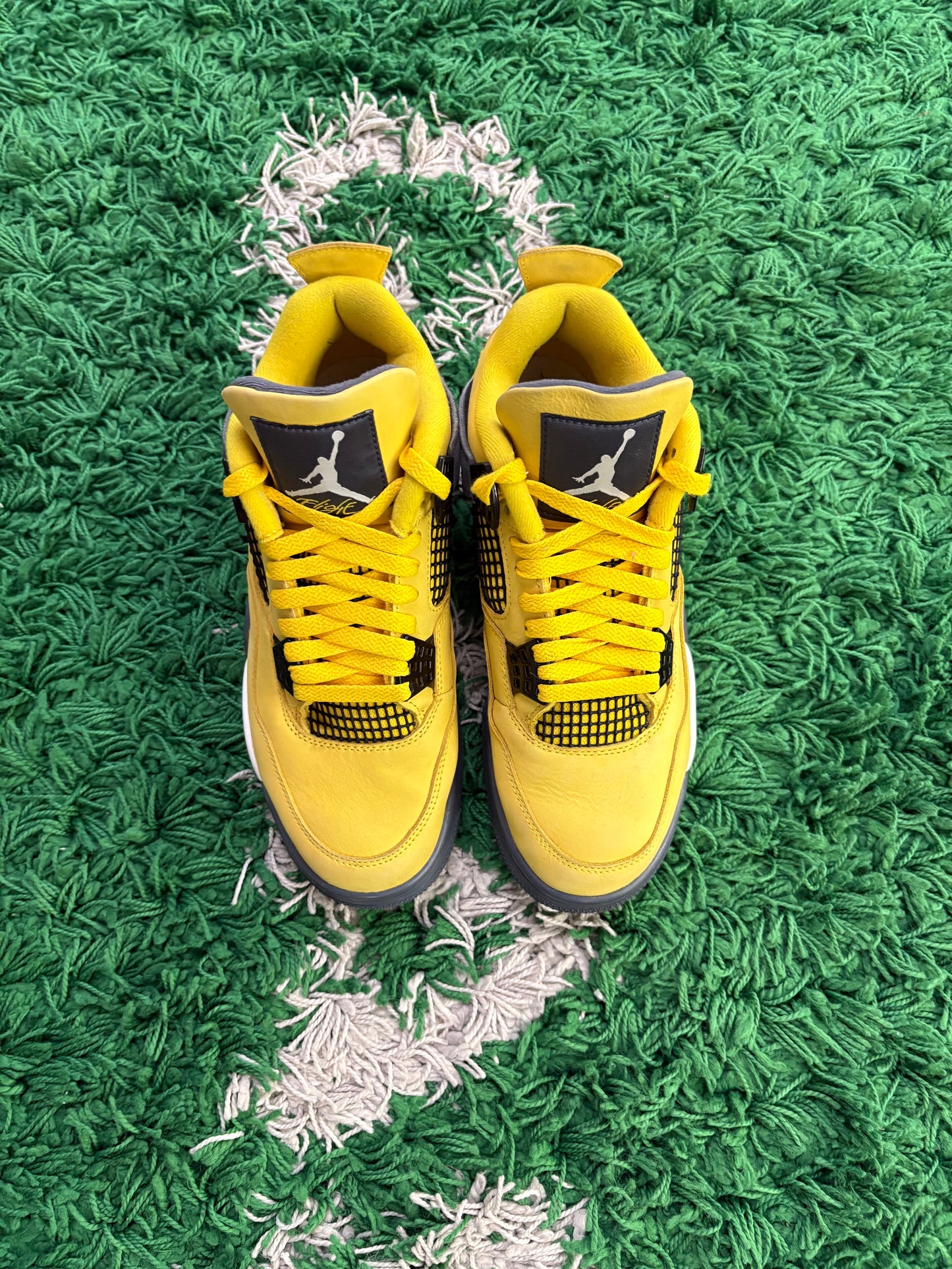 Jordan Retro 4 “Lightning”