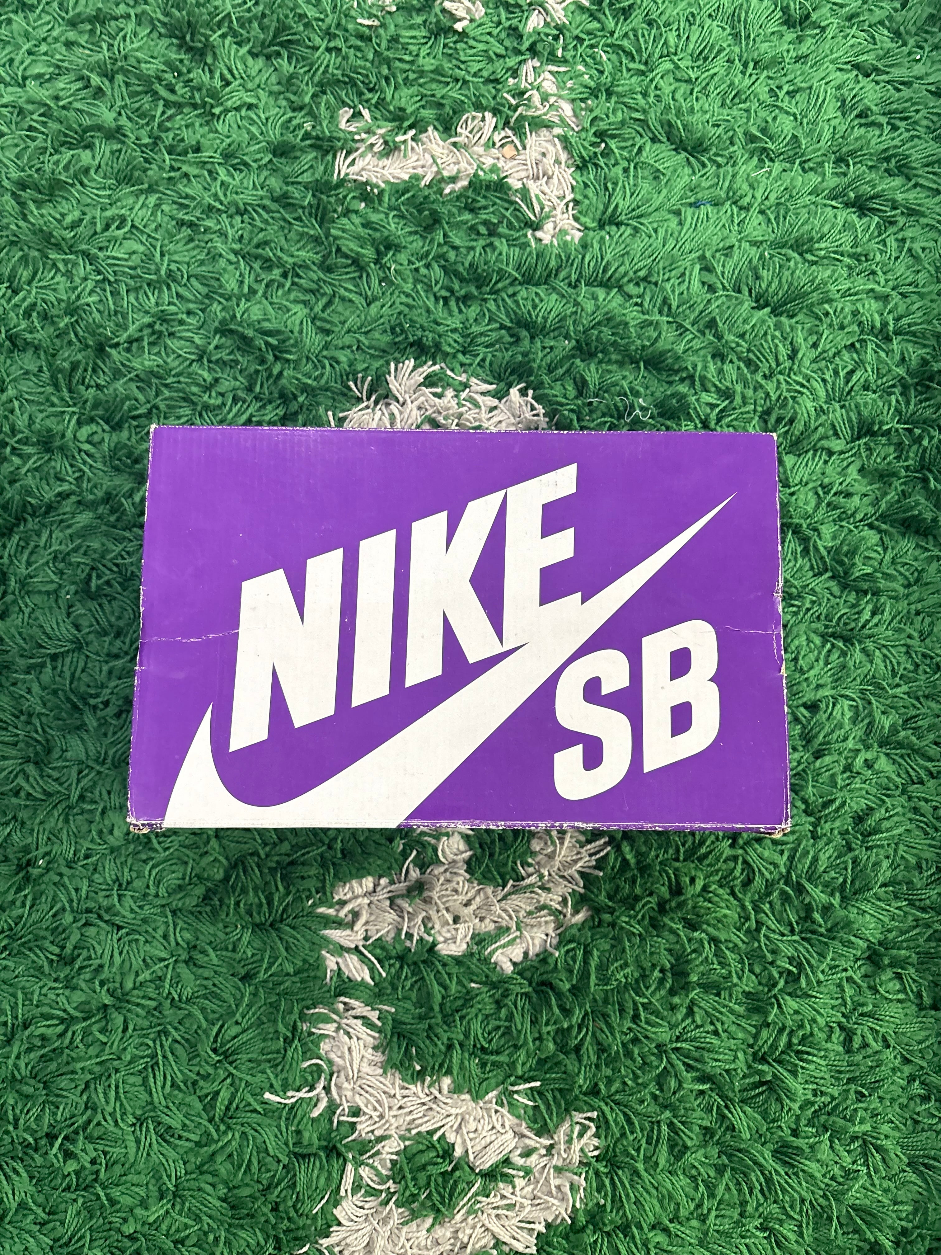 Nike Sb Dunk Low City of Love “Bordeaux”