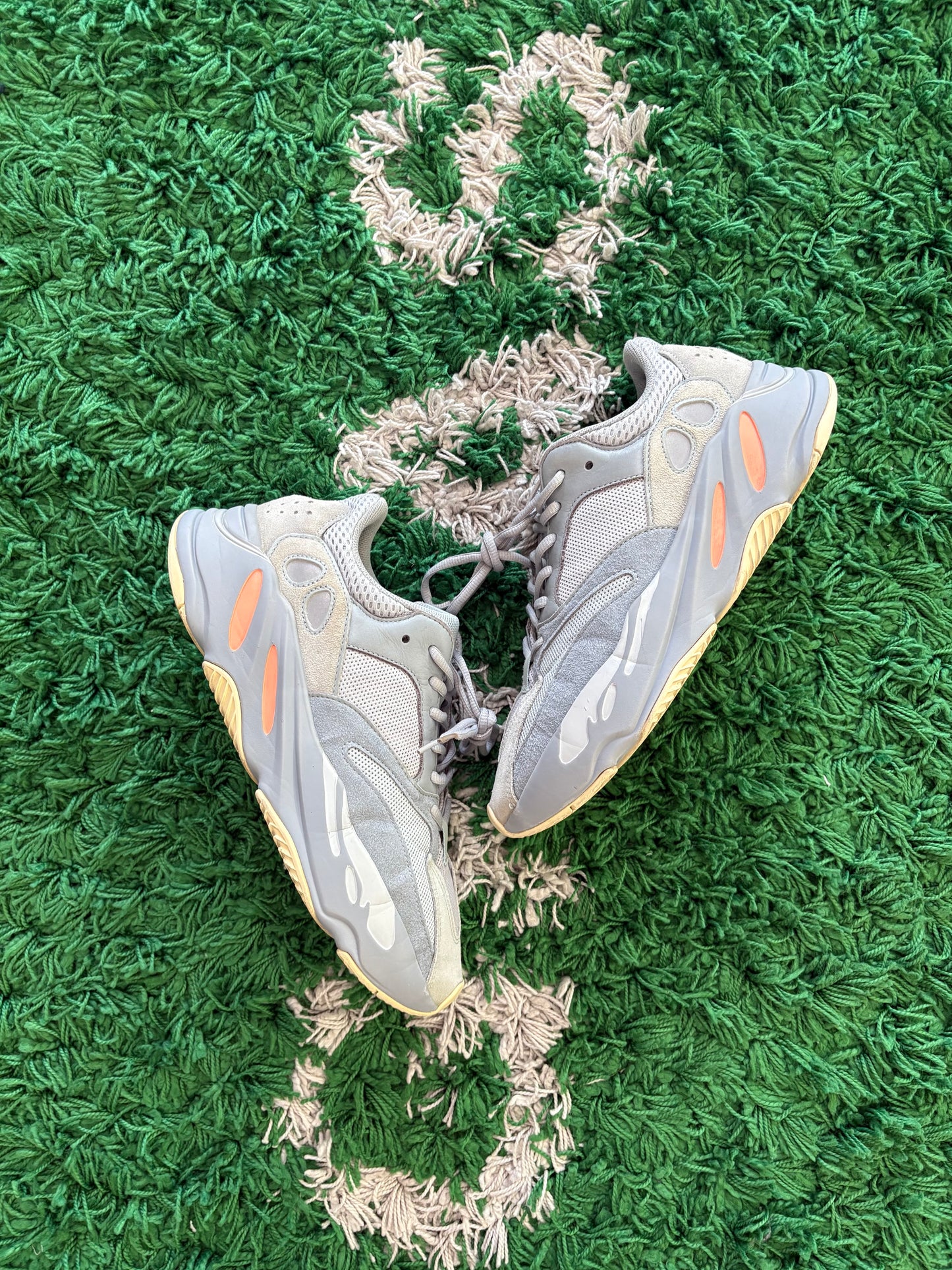 Yeezy 700 “Inertia”