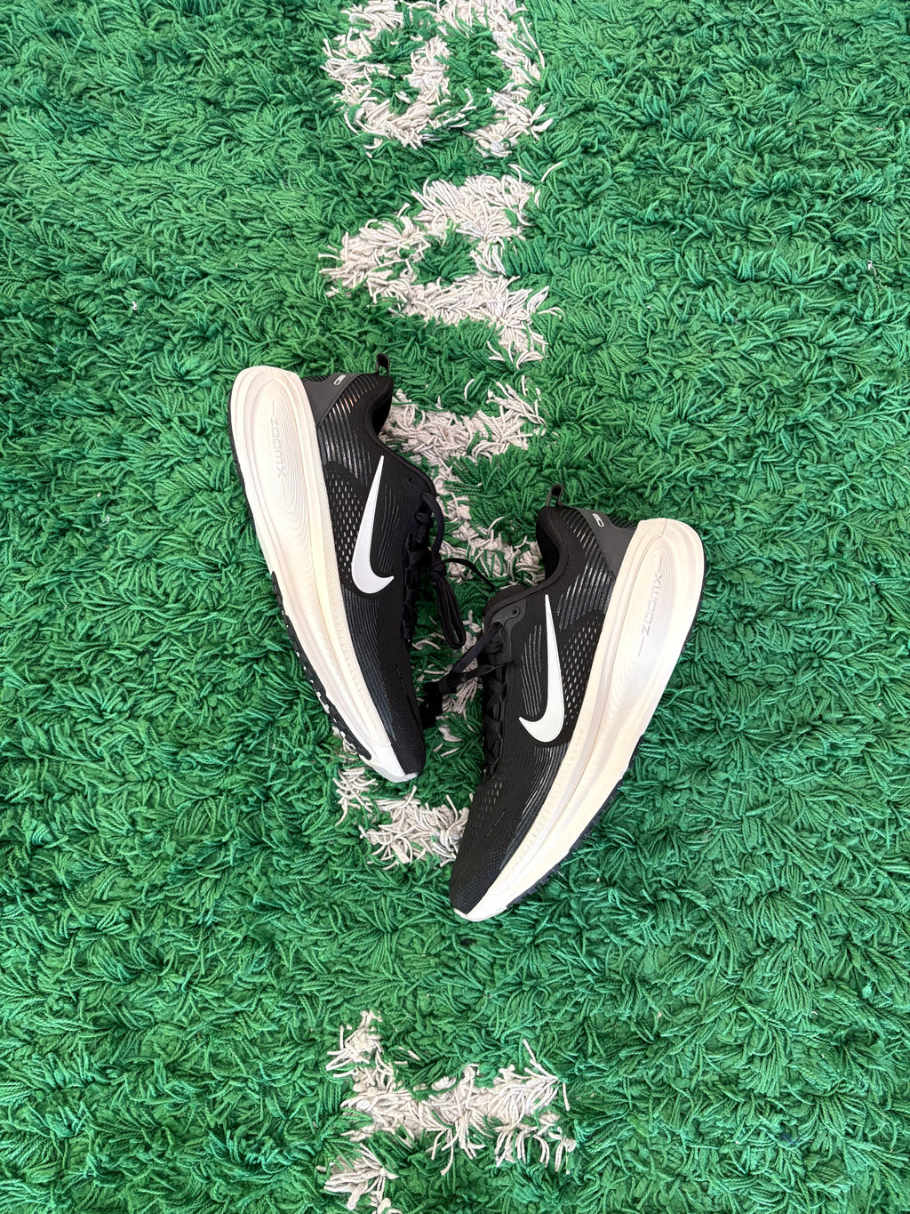 Nike Voomero Plus “Black White”
