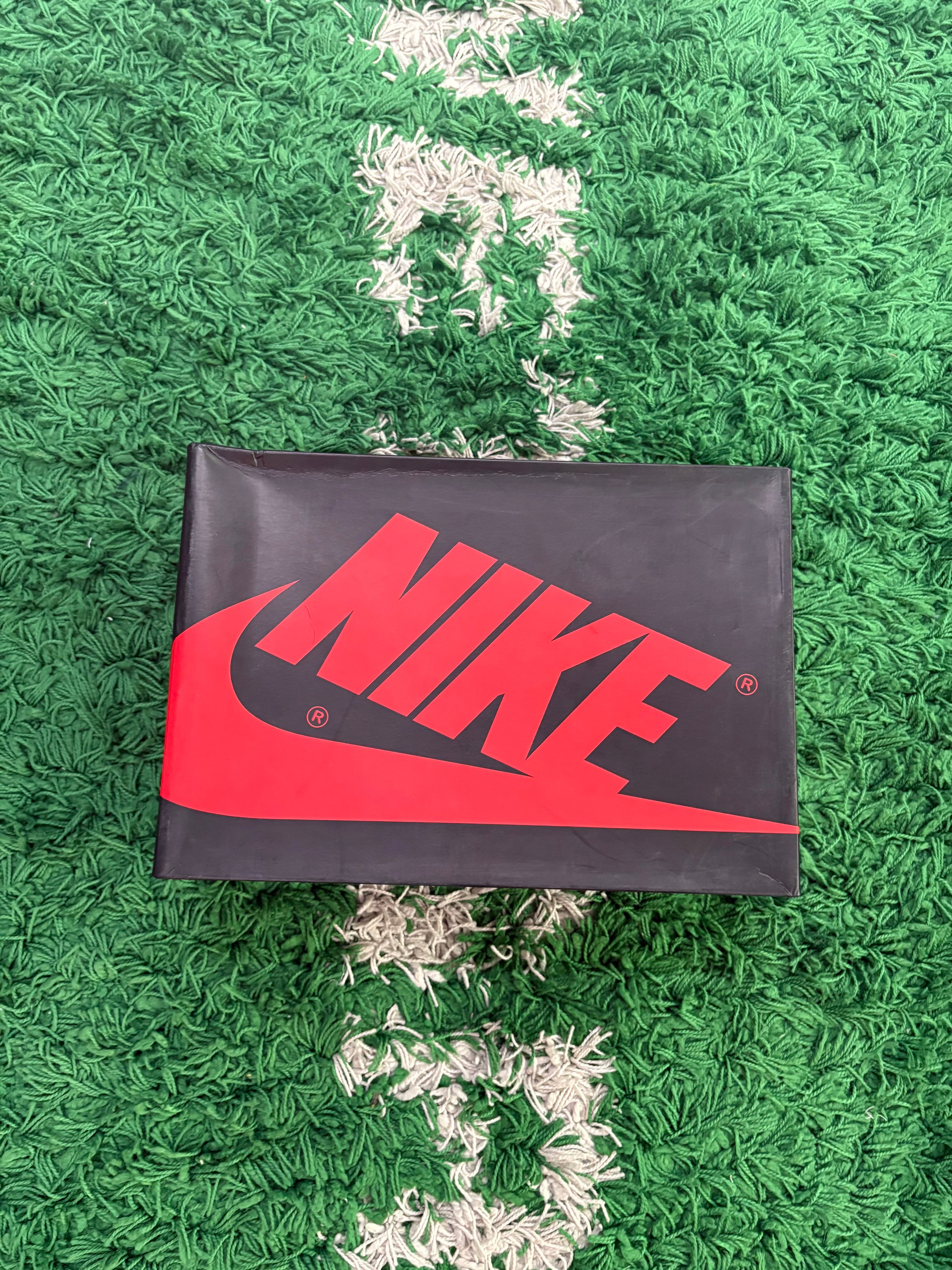 Jordan Retro 1 Low OG “Black Toe”