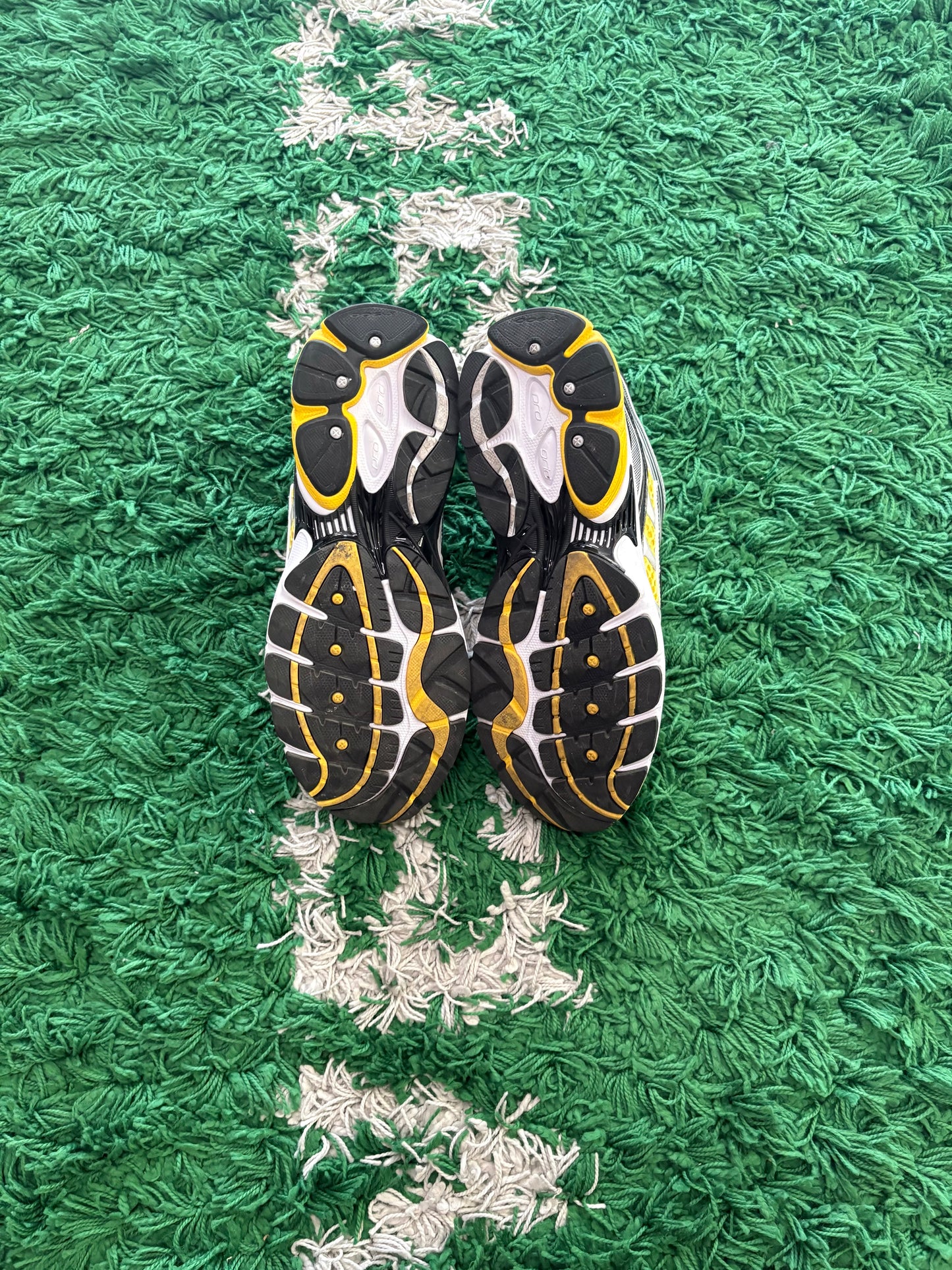 Saucony Progrid Omni 9 “Lemon Silver”