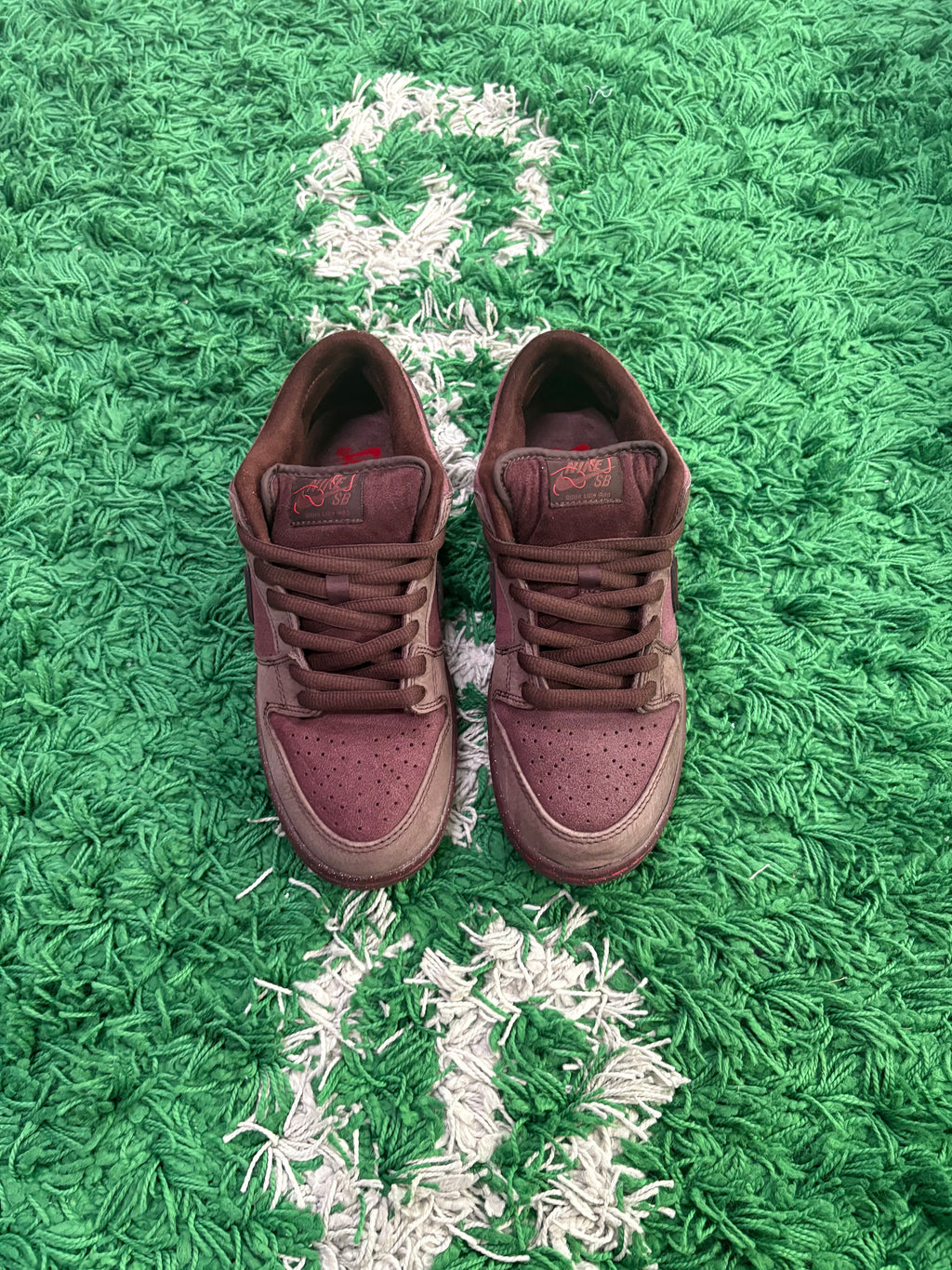 Nike Sb Dunk Low City of Love “Bordeaux”