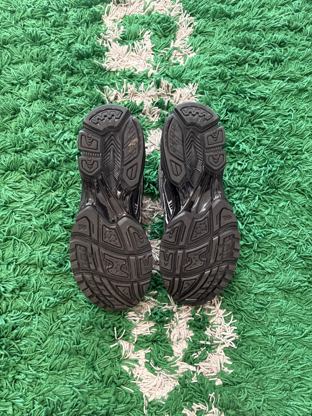 Asics Kayano 14 “Black Pure Silver”