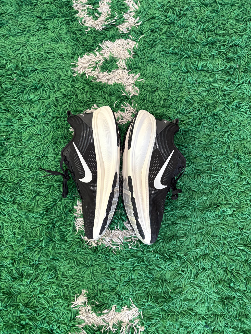 Nike Voomero Plus “Black White”