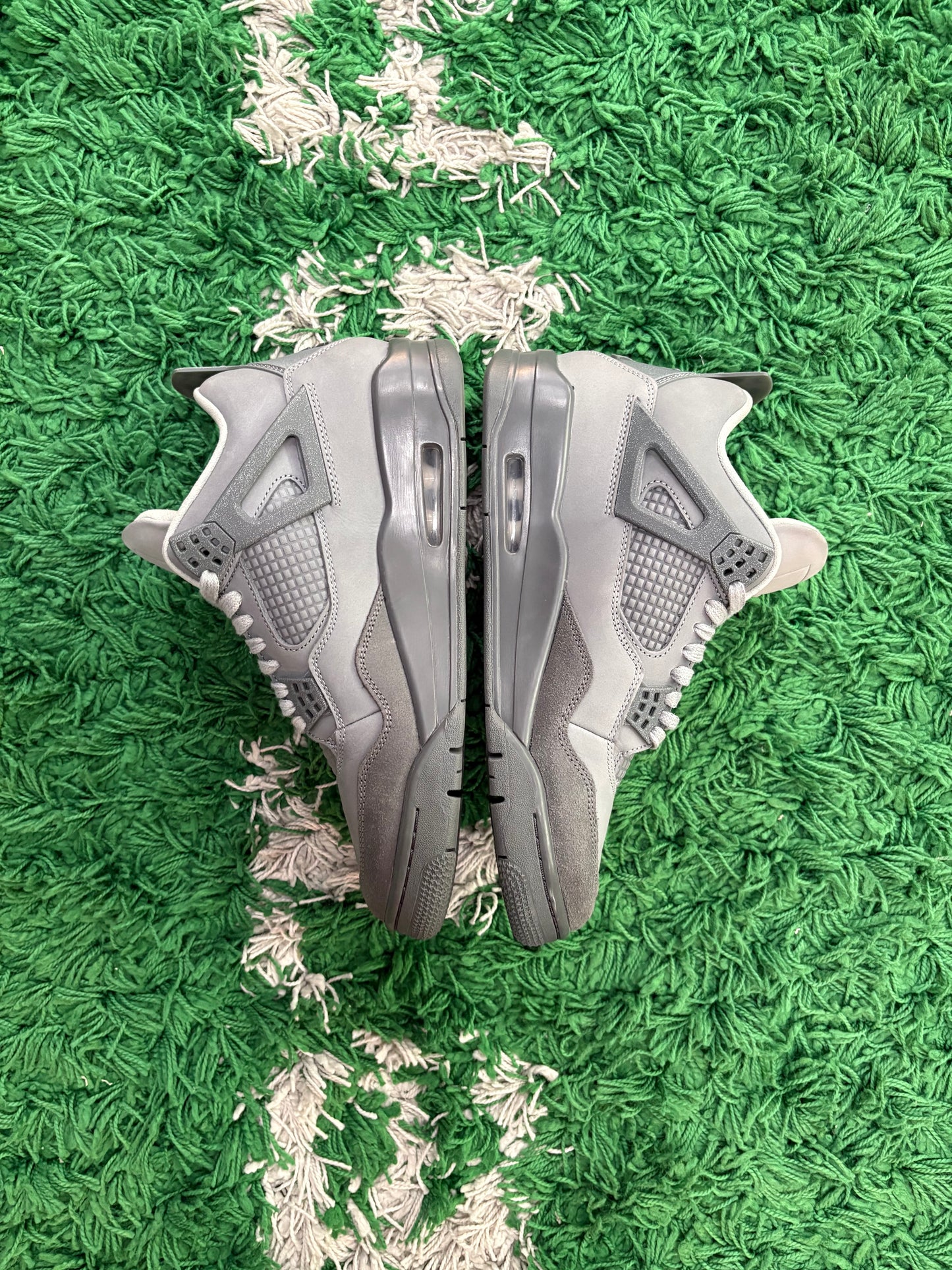 Jordan Retro 4 “Wet Cement”