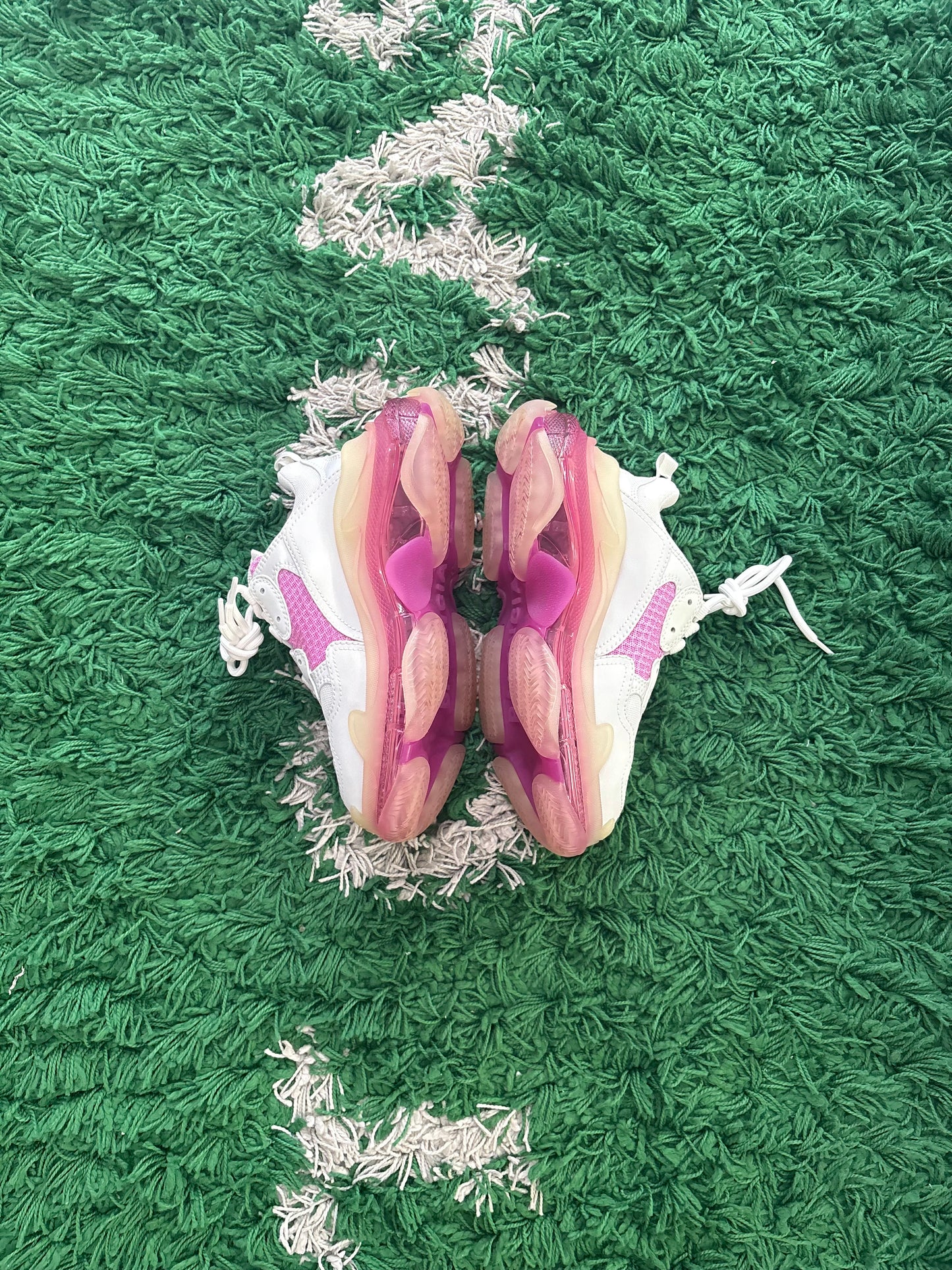 Valenciana Triple S Clear Sole Trainer “White Pink”
