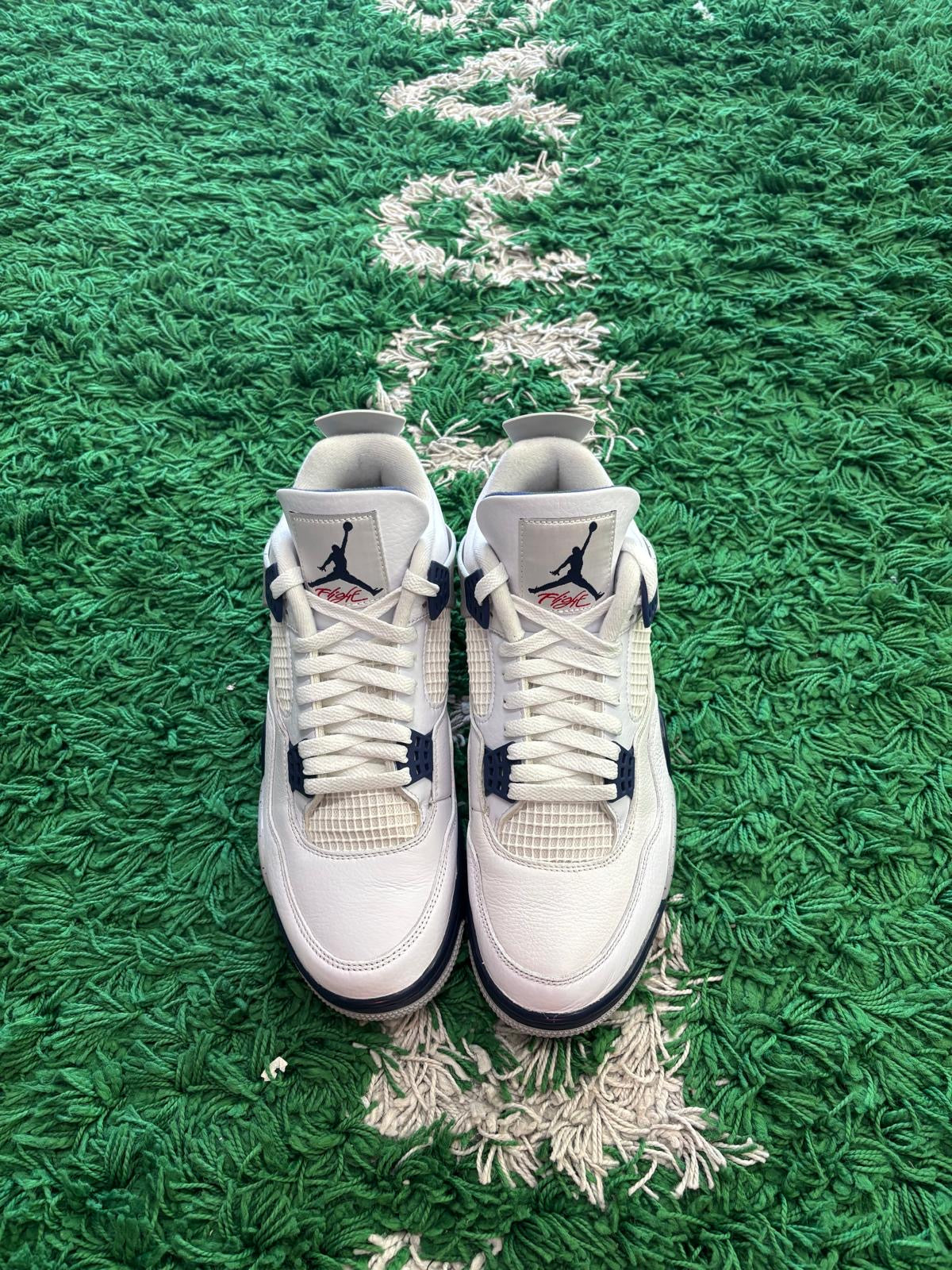 Jordan Retro 4 “Midnight Navy”