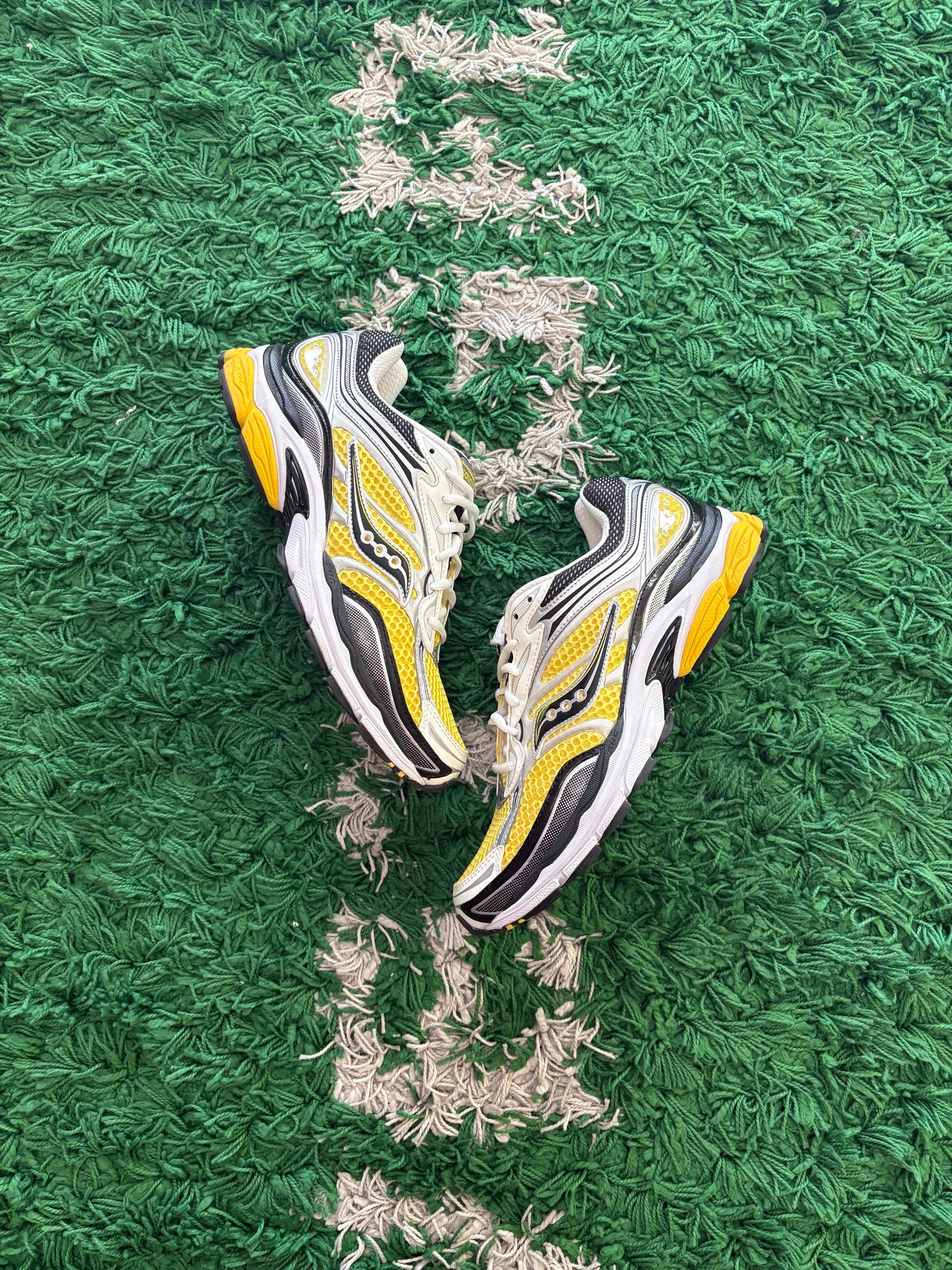 Saucony Progrid Omni 9 “Lemon Silver”