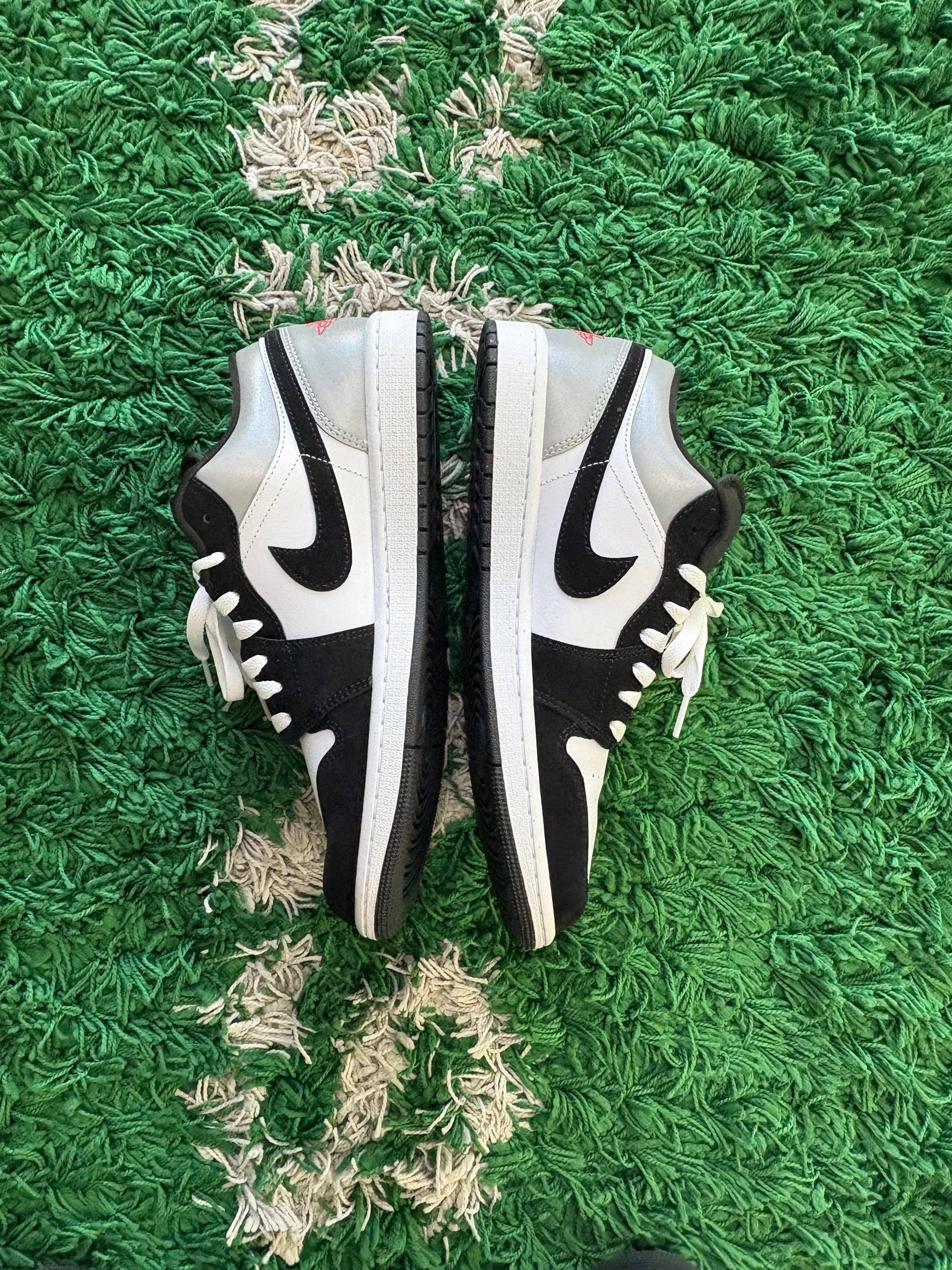 Jordan Retro 1 Low “White Black Matte Silver”