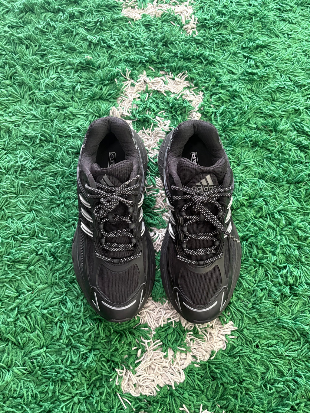 Adidas adistar XLG 2.0 “Black”