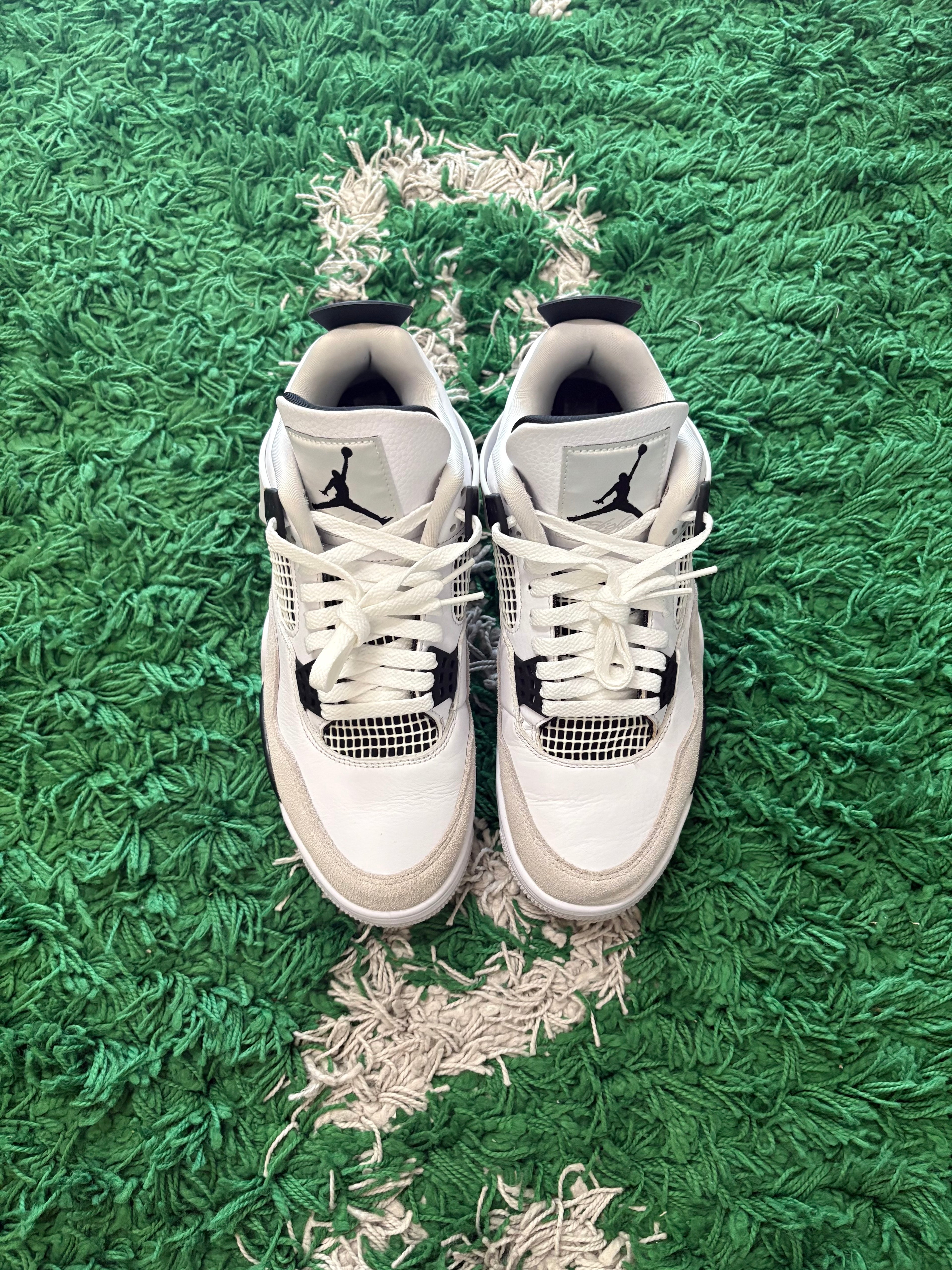 Jordan Retro 4 “Military Black”