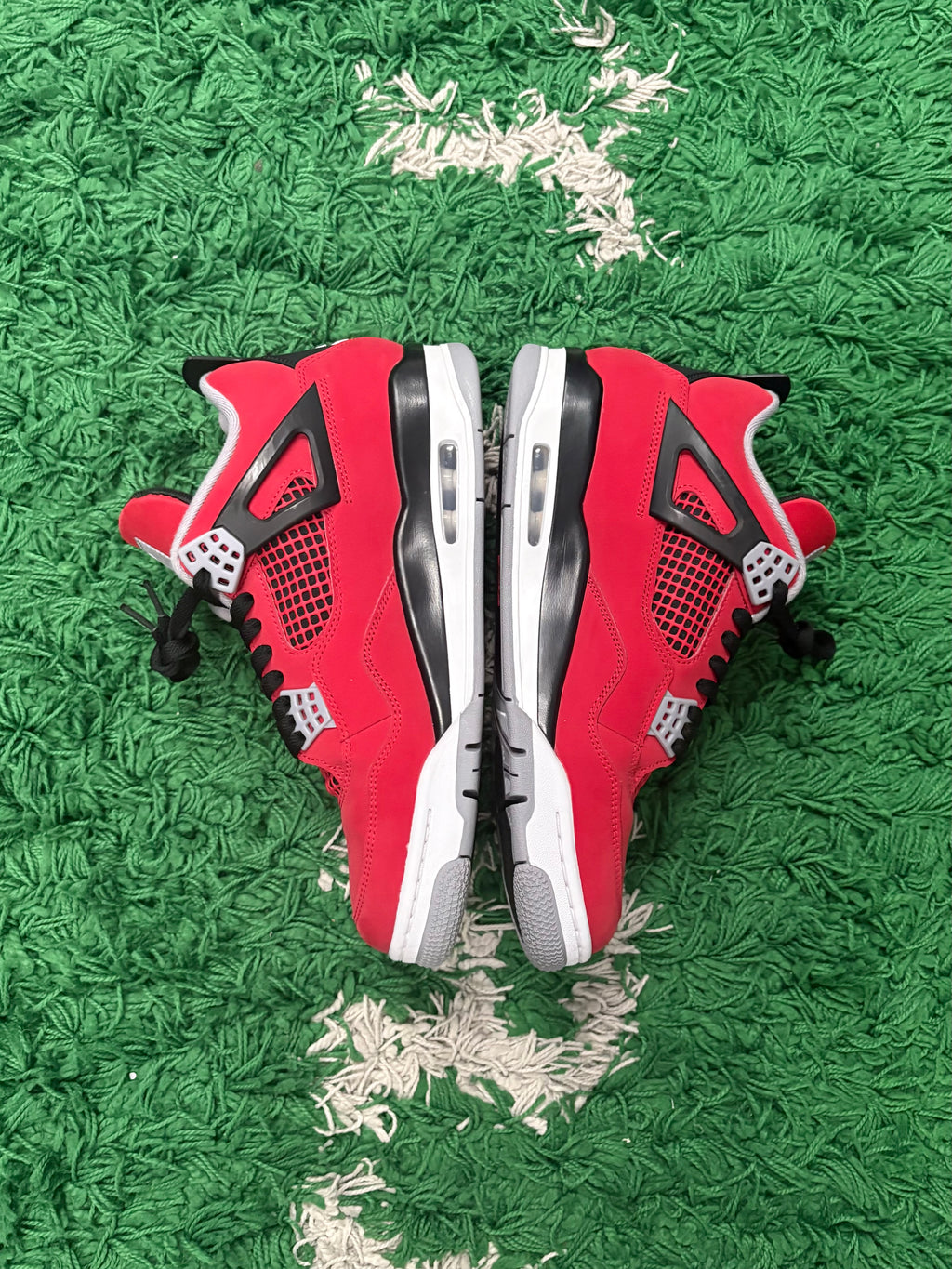 Jordan Retro 4 “Toro Bravo”