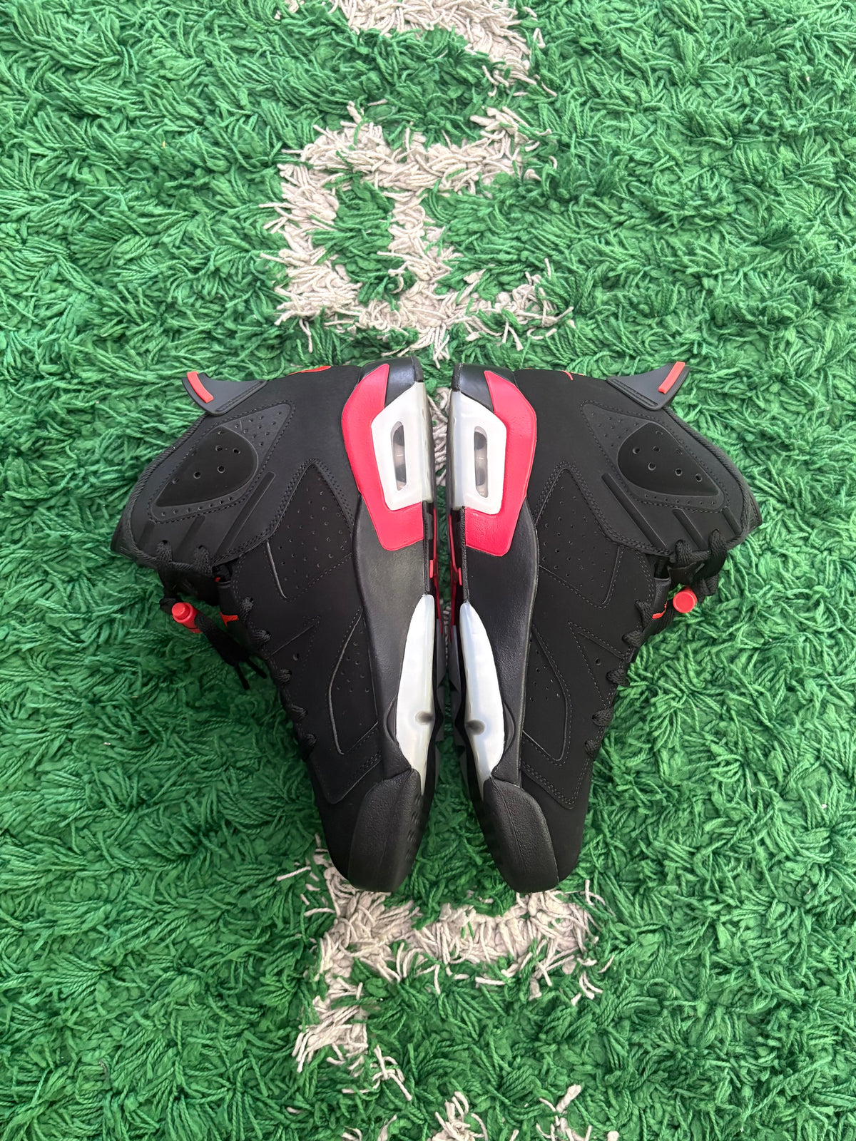 Jordan Retro 6 “Infrared Salesman”