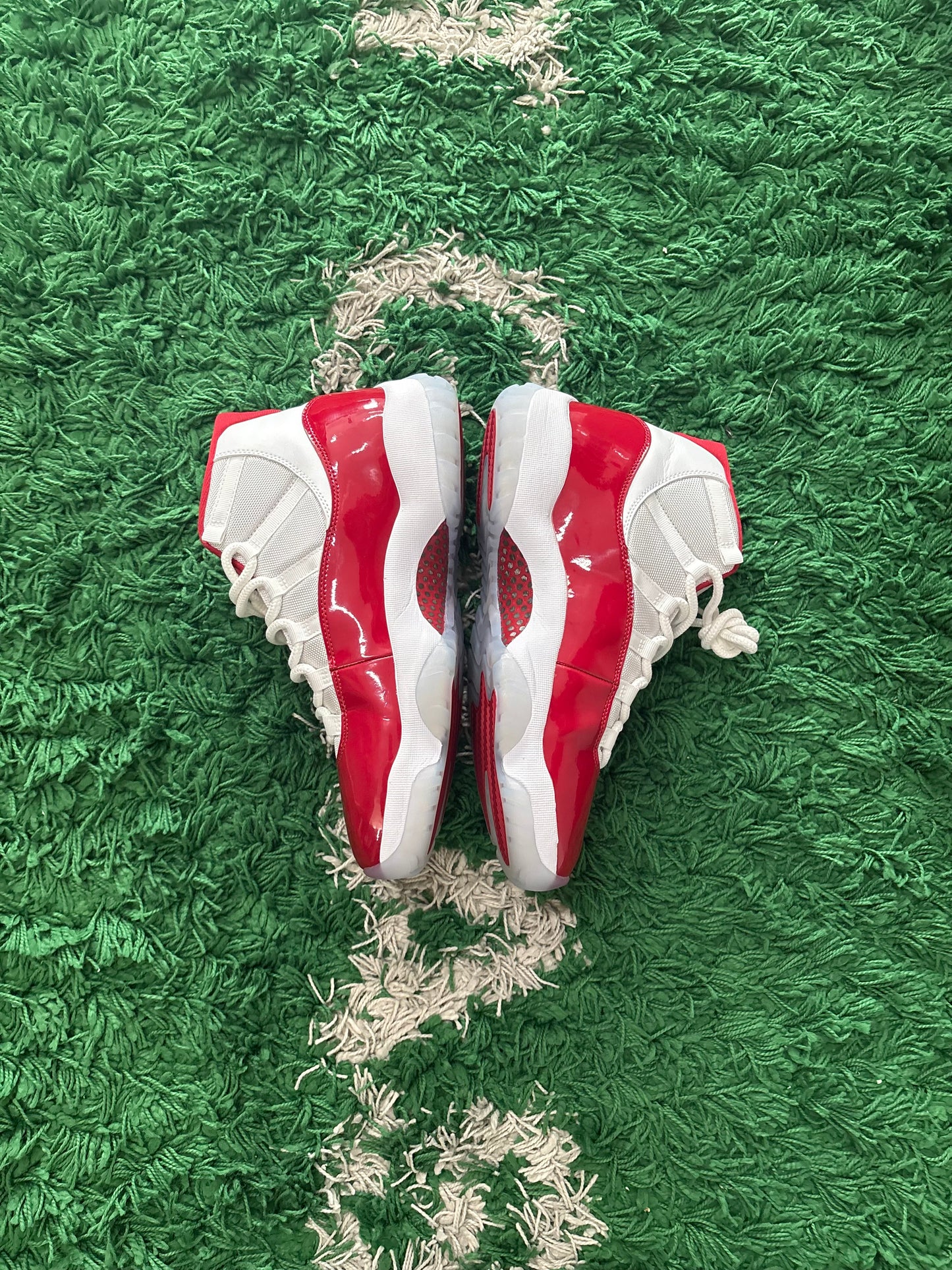 Jordan Retro 11 “Cherry”
