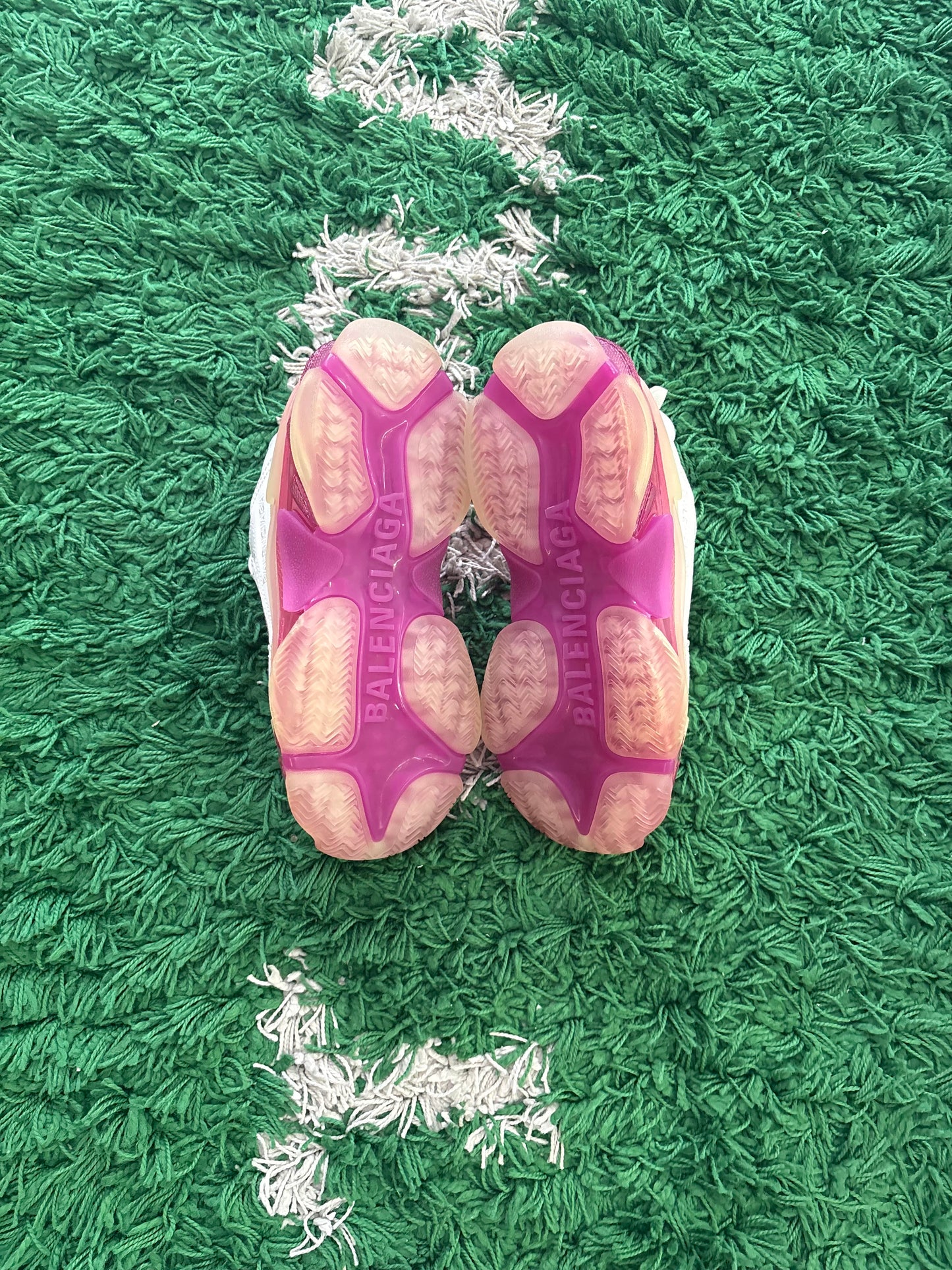 Valenciana Triple S Clear Sole Trainer “White Pink”