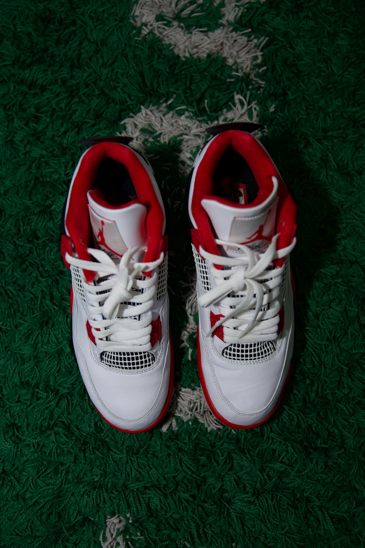 Jordan Retro 4 “Fire Red”