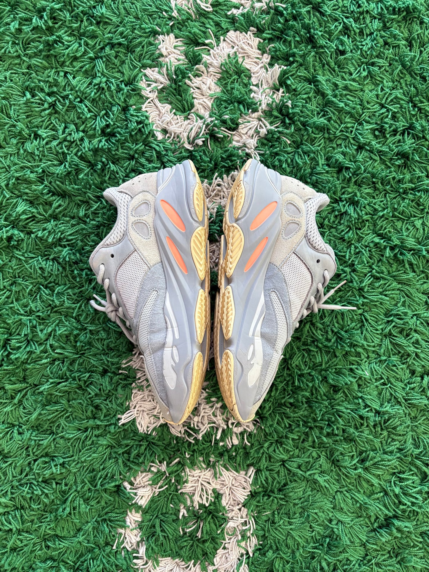 Yeezy 700 “Inertia”