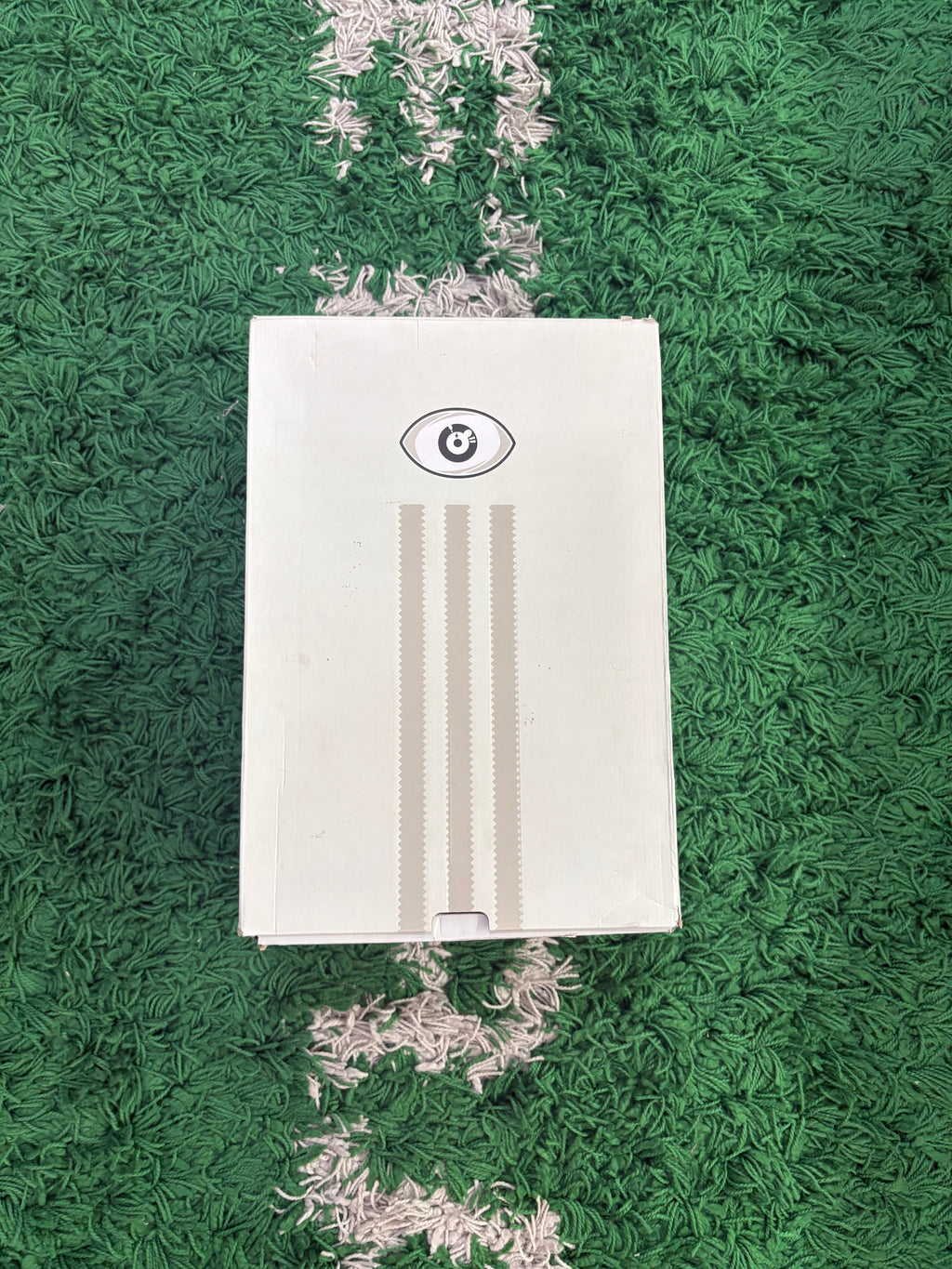 Bad Bunny campus “Light Cream”
