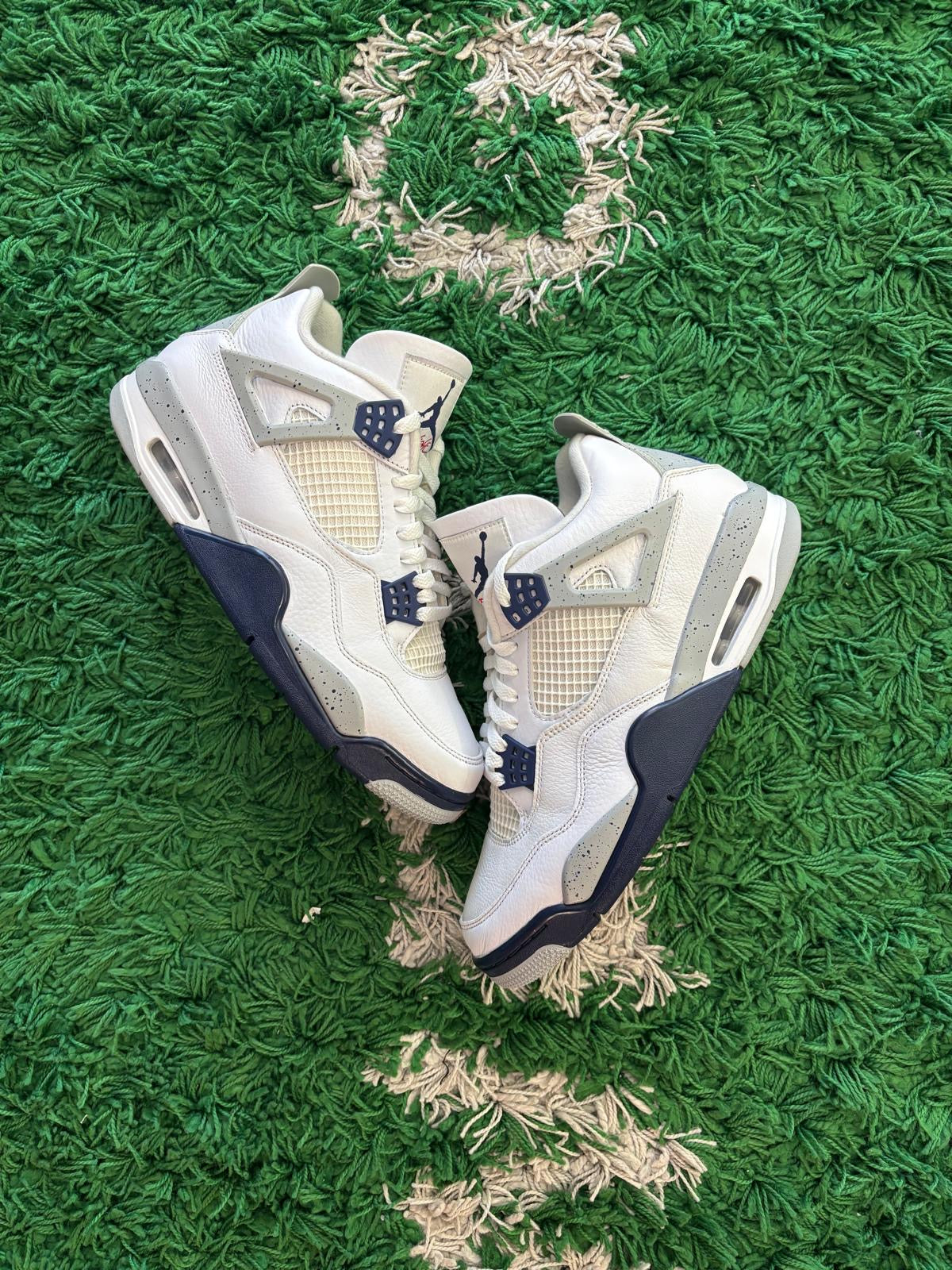 Jordan Retro 4 “Midnight Navy”
