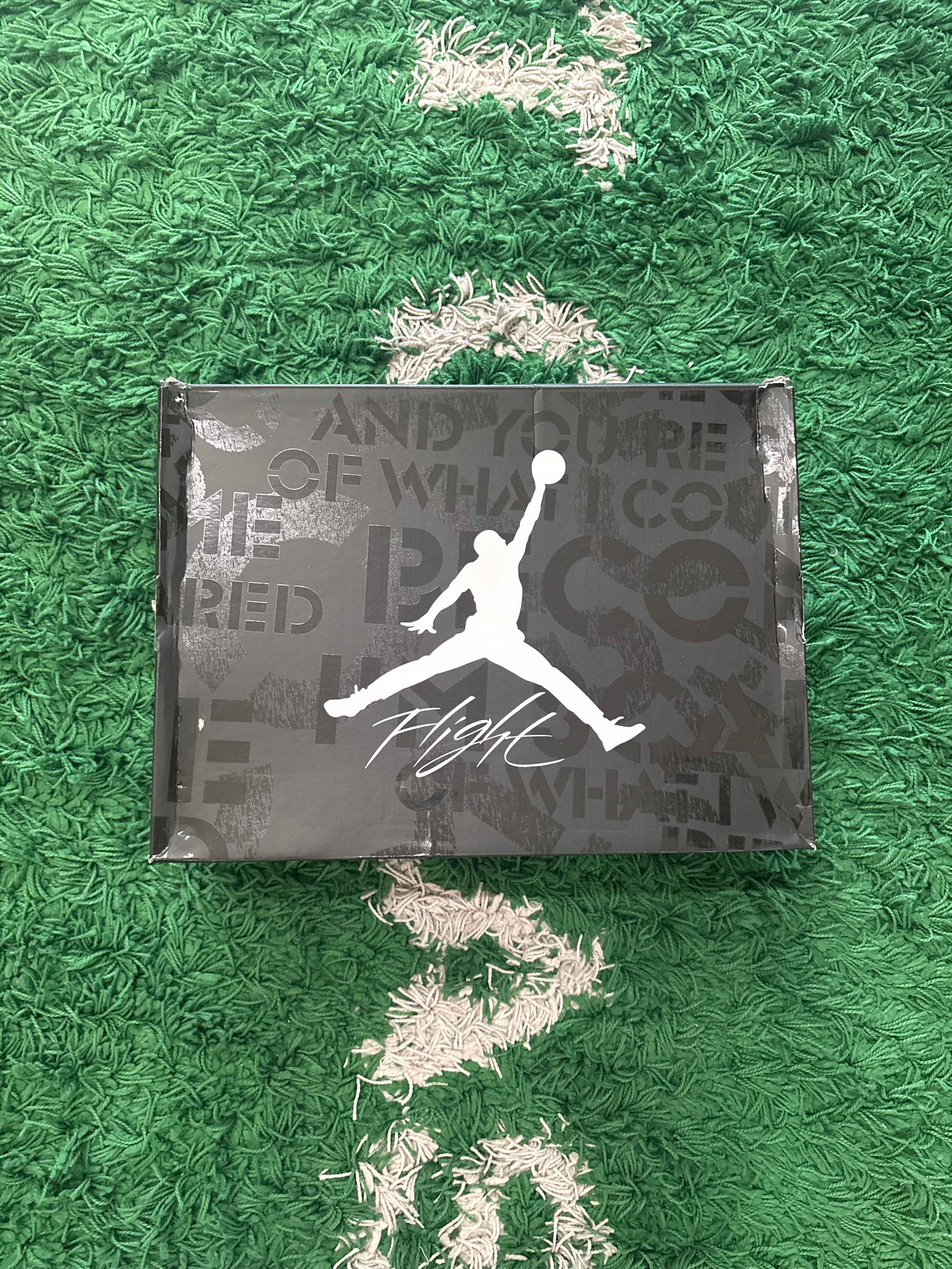 Jordan Retro 4 “Fear”