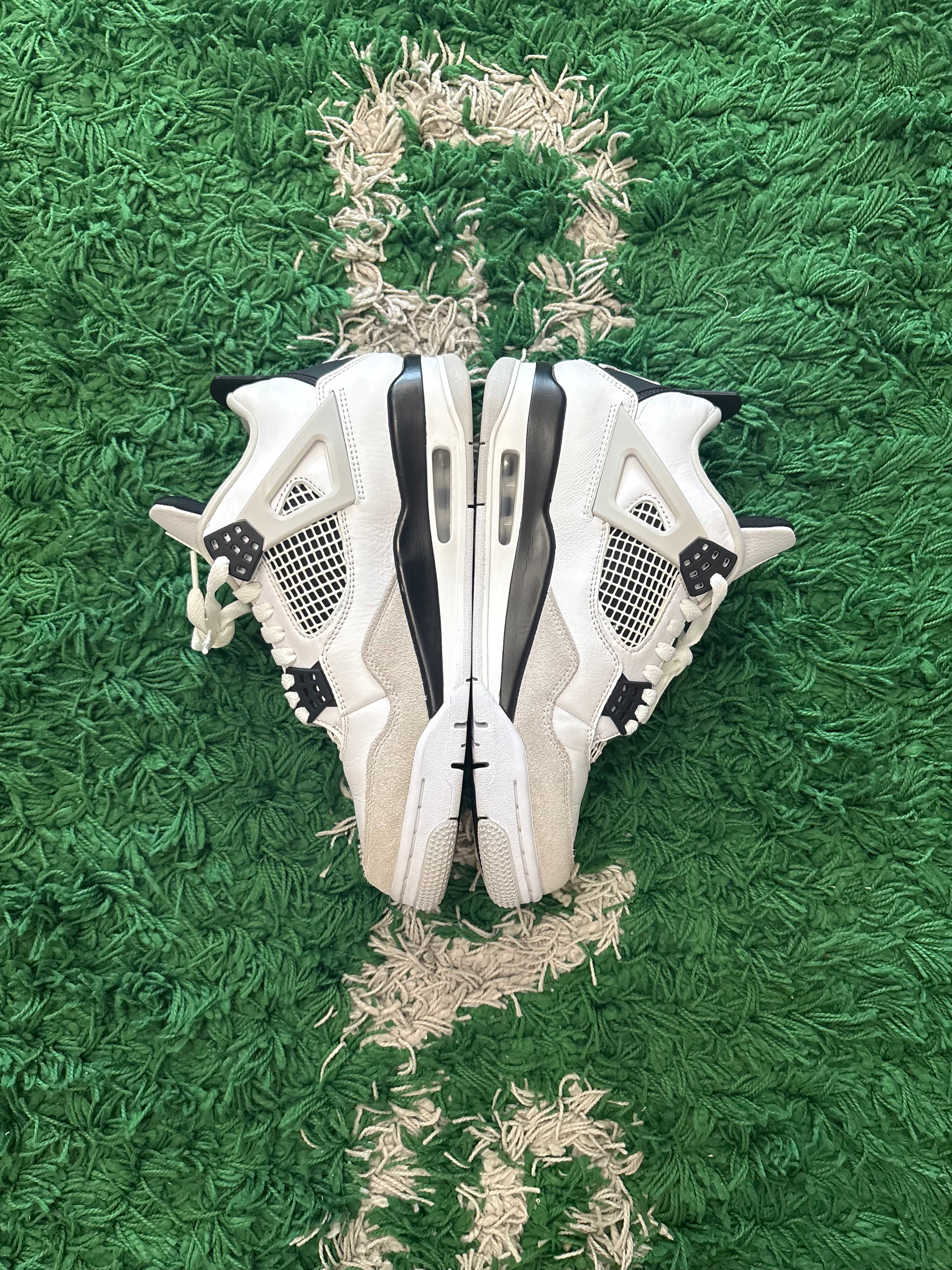 Jordan Retro 4 “Military Black”