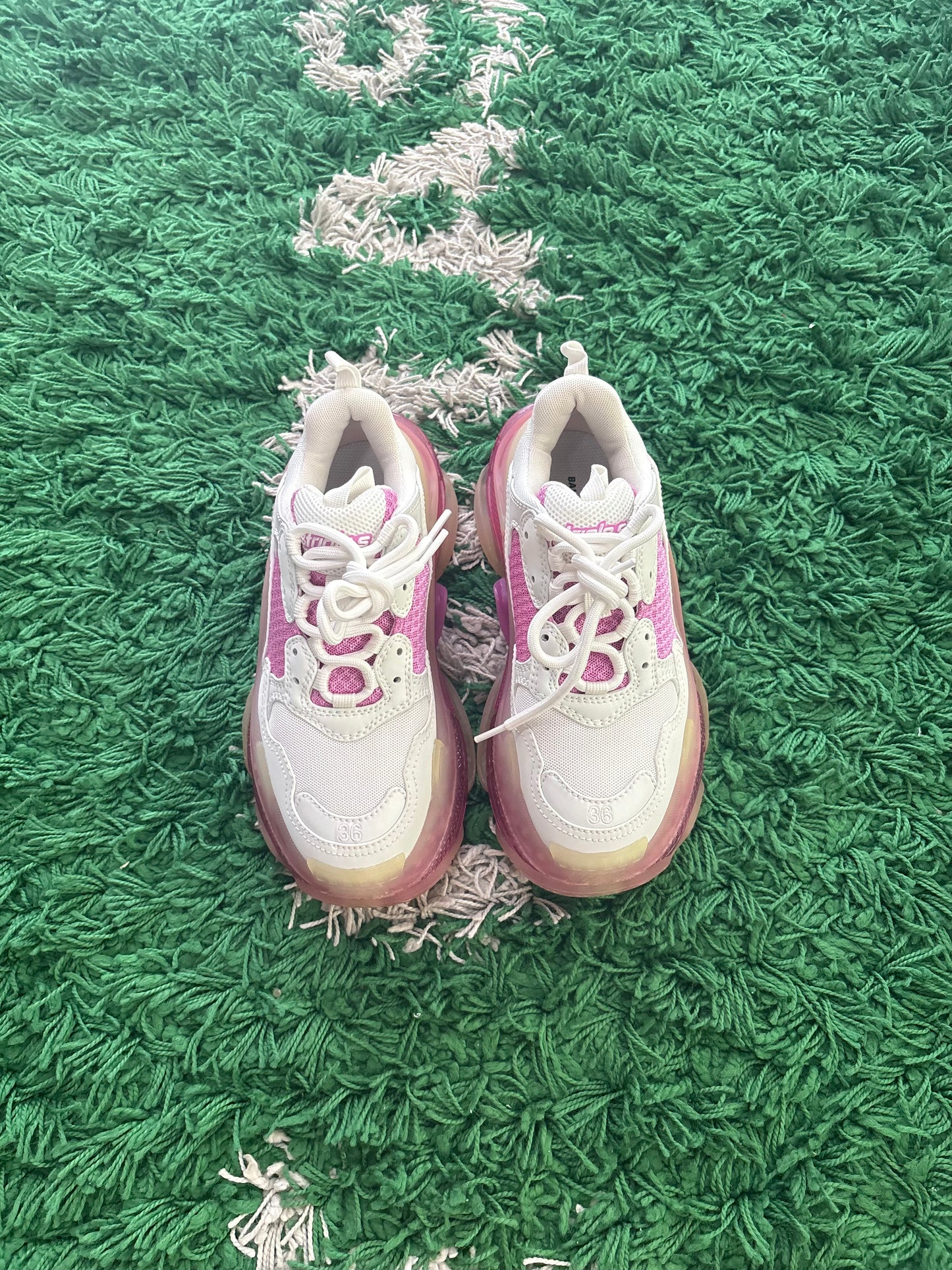 Valenciana Triple S Clear Sole Trainer “White Pink”