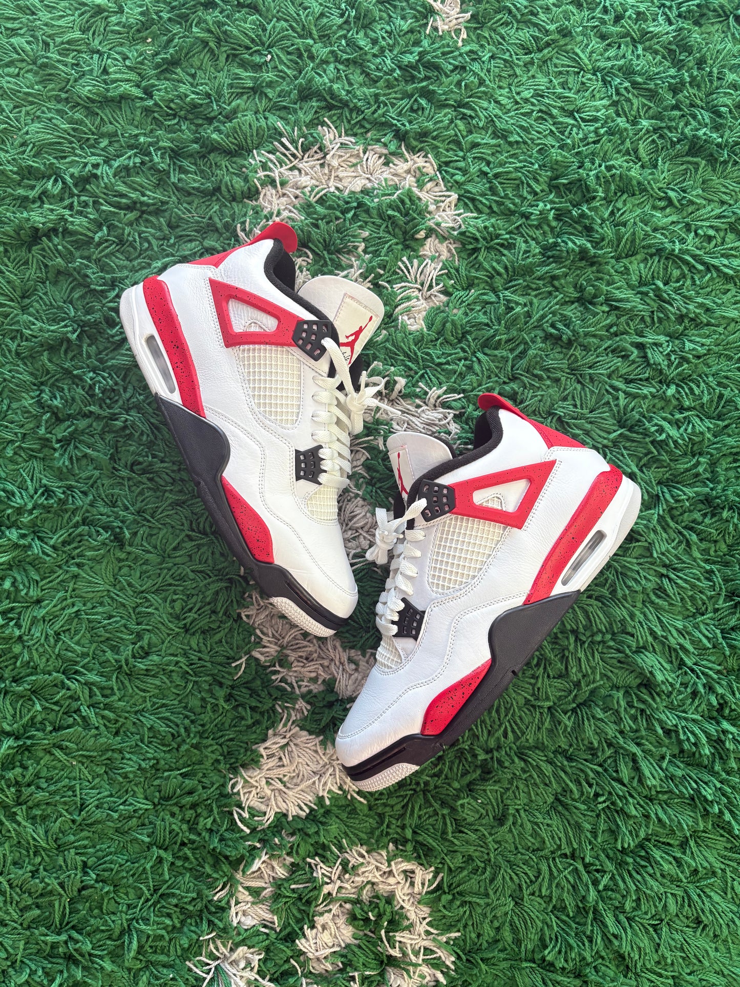 Jordan Retro 4 “Red Cement”