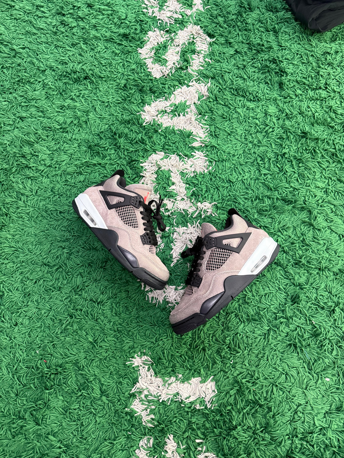 Jordan Retro 4 “Taupe Haze”