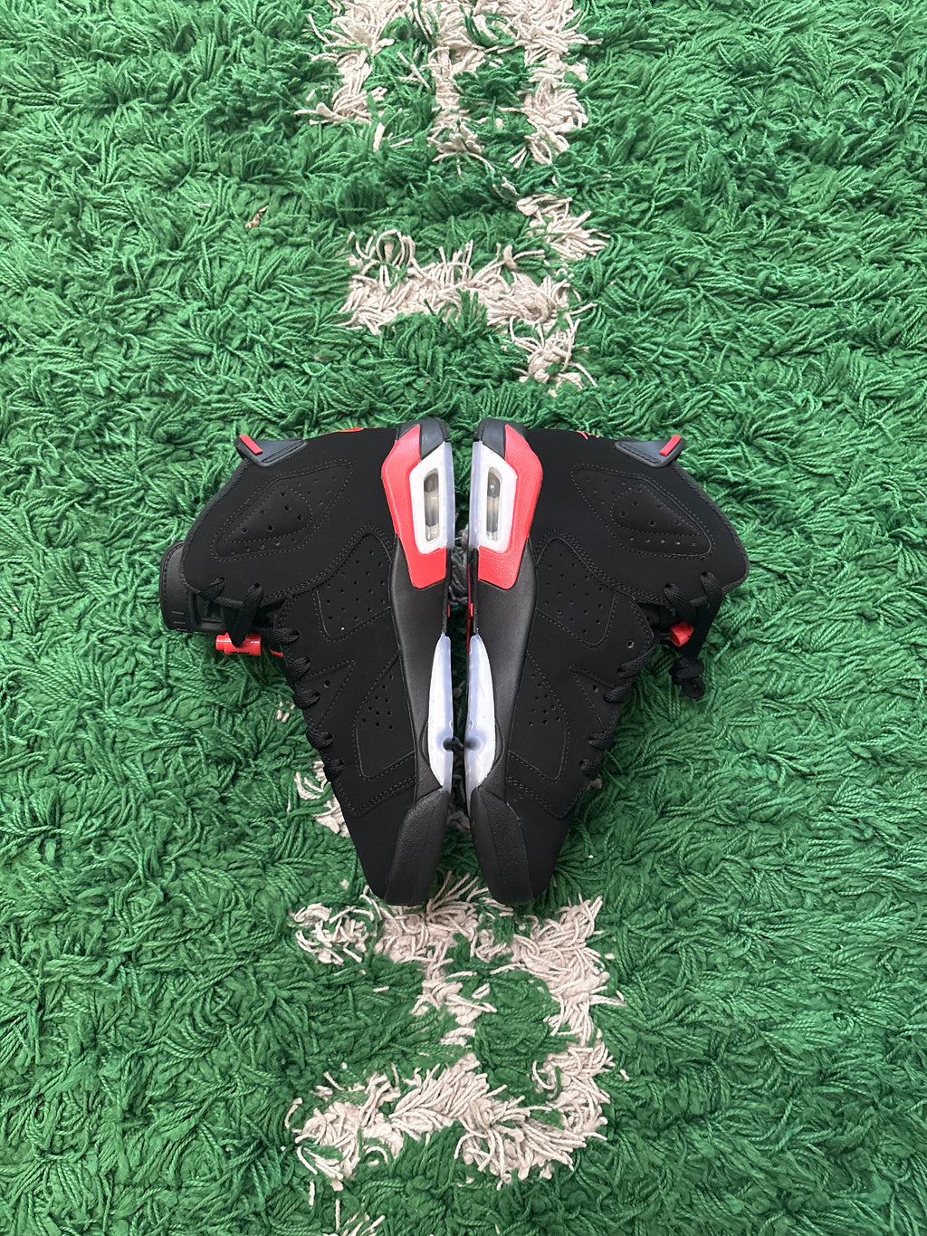 Jordan Retro 6 “Infrared Salesman”