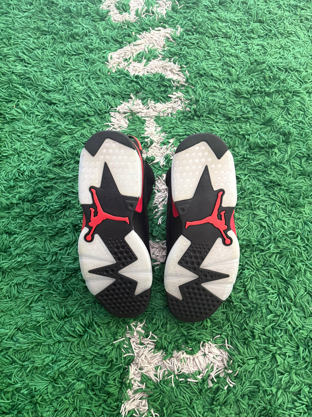 Jordan Retro 6 “Infrared Salesman”