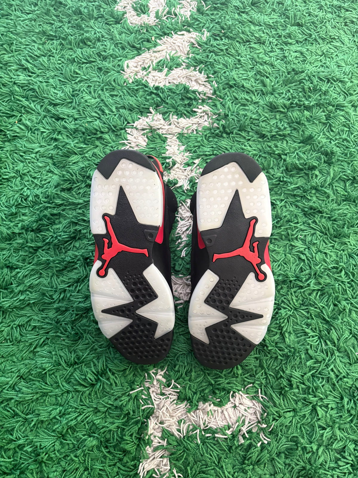 Jordan Retro 6 “Infrared Salesman”