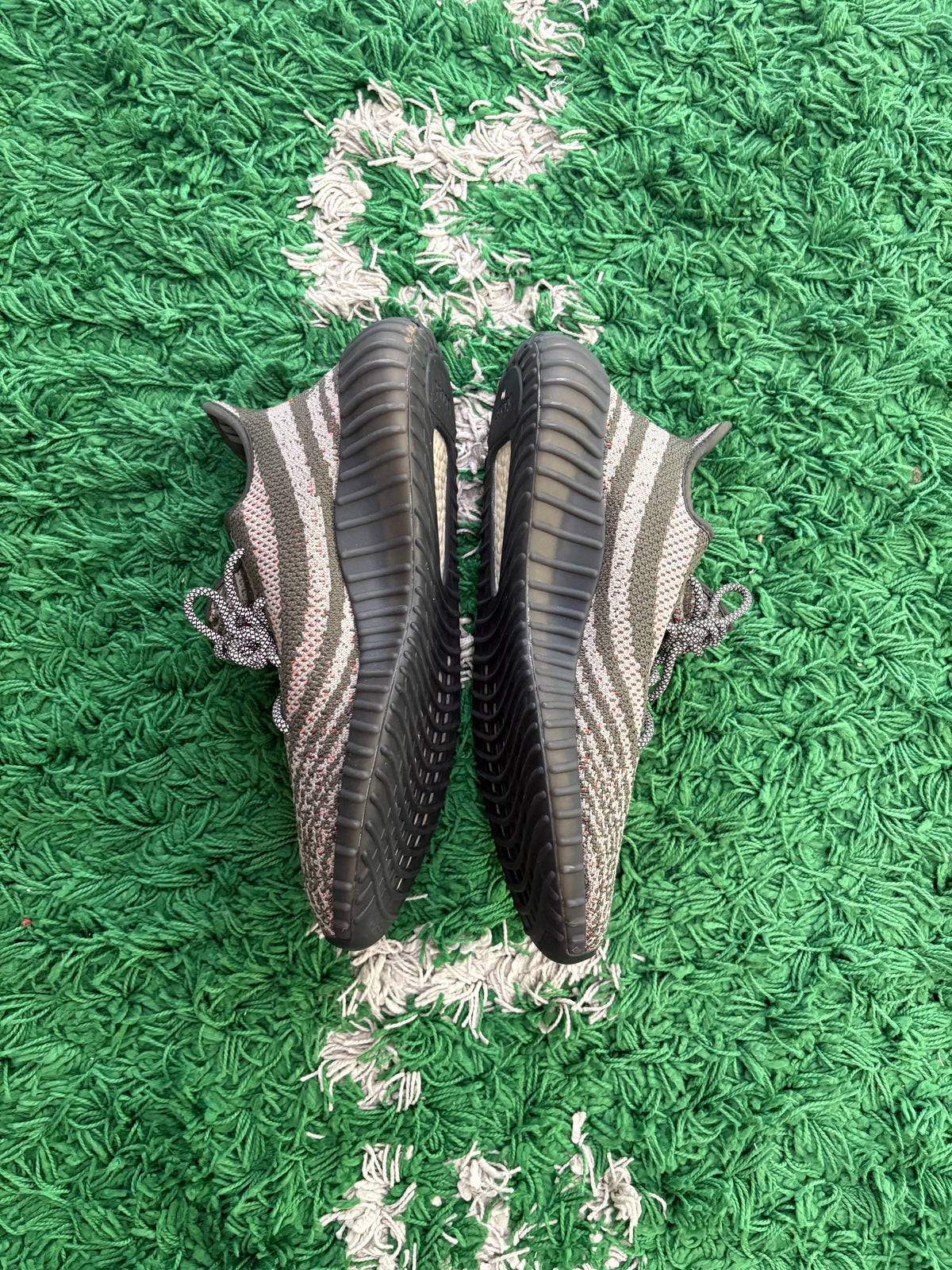 Adidas Yeezy Boost 350 V2 “Carbon Beluga”