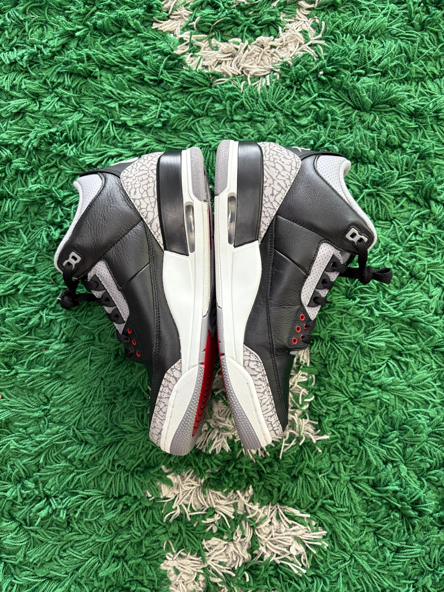 Jordan Retro 3 “Black Cement”