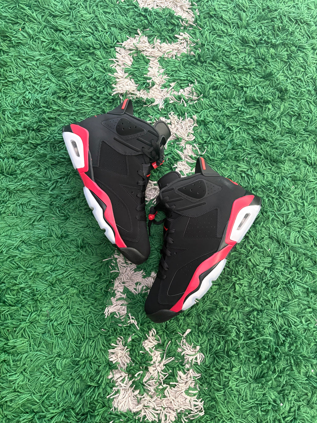 Jordan Retro 6 “Infrared Salesman”
