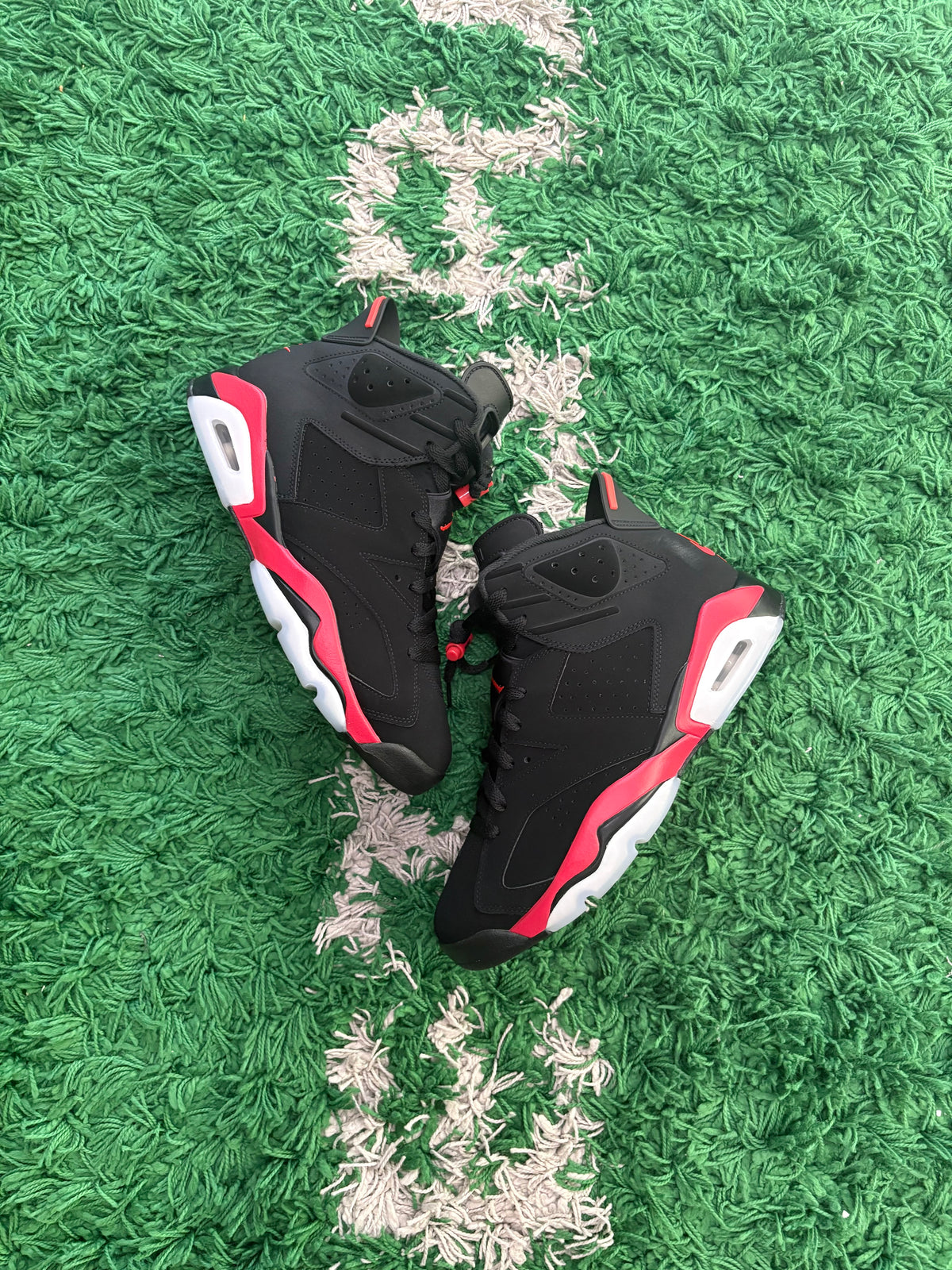 Jordan Retro 6 “Infrared Salesman”