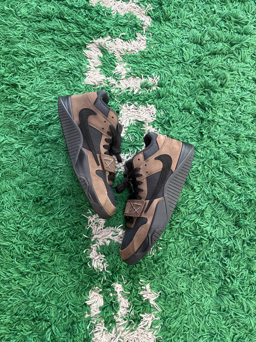 Travis Scott Jumpman Jack “Dark Mocha”