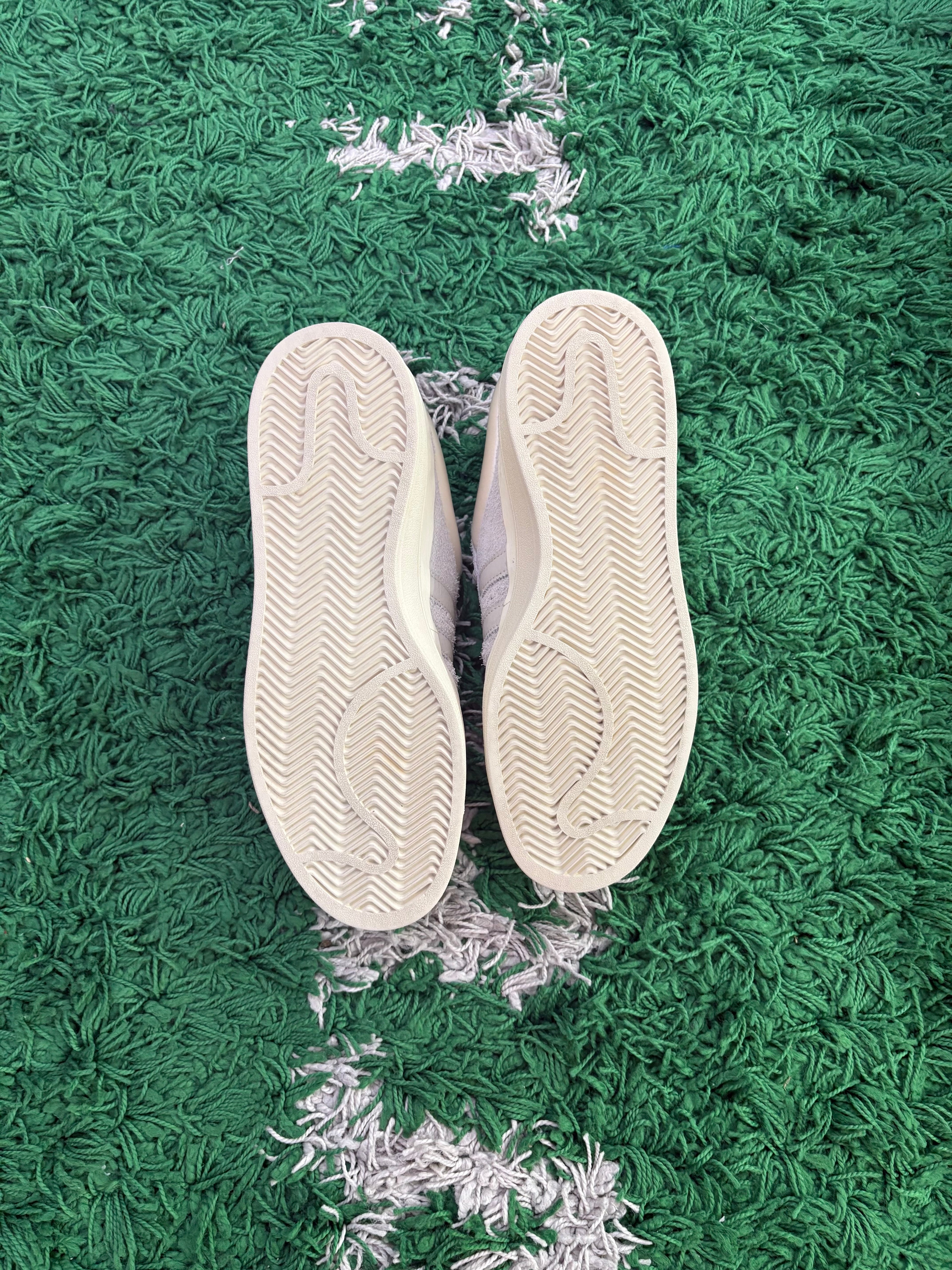 Bad Bunny campus “Light Cream”