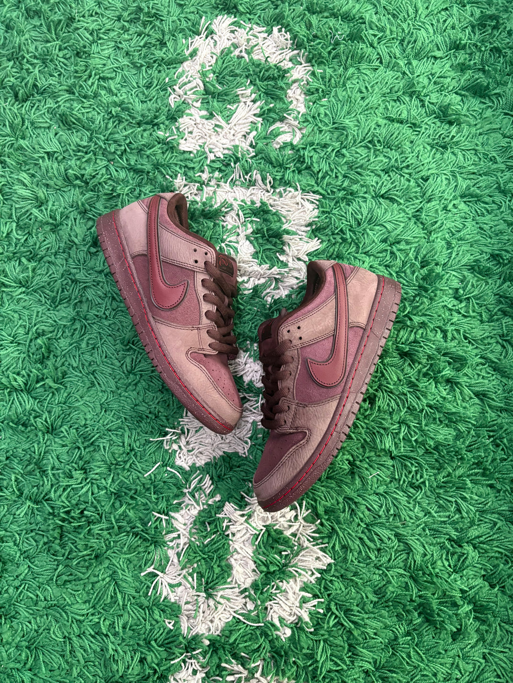 Nike Sb Dunk Low City of Love “Bordeaux”