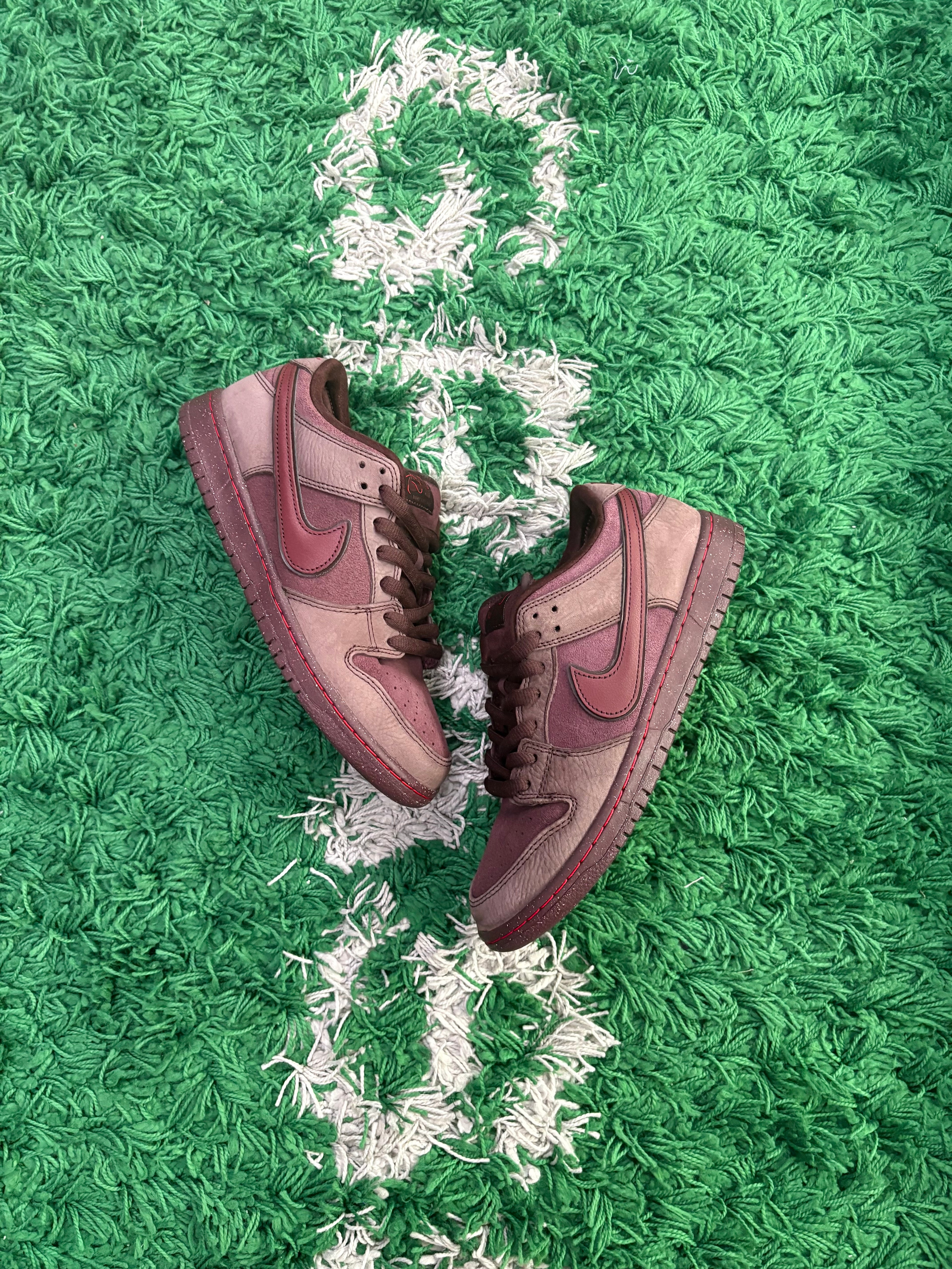Nike Sb Dunk Low City of Love “Bordeaux”