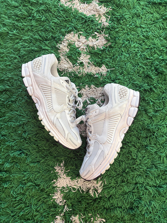 Nike Zoom Vomero “Vast Grey”