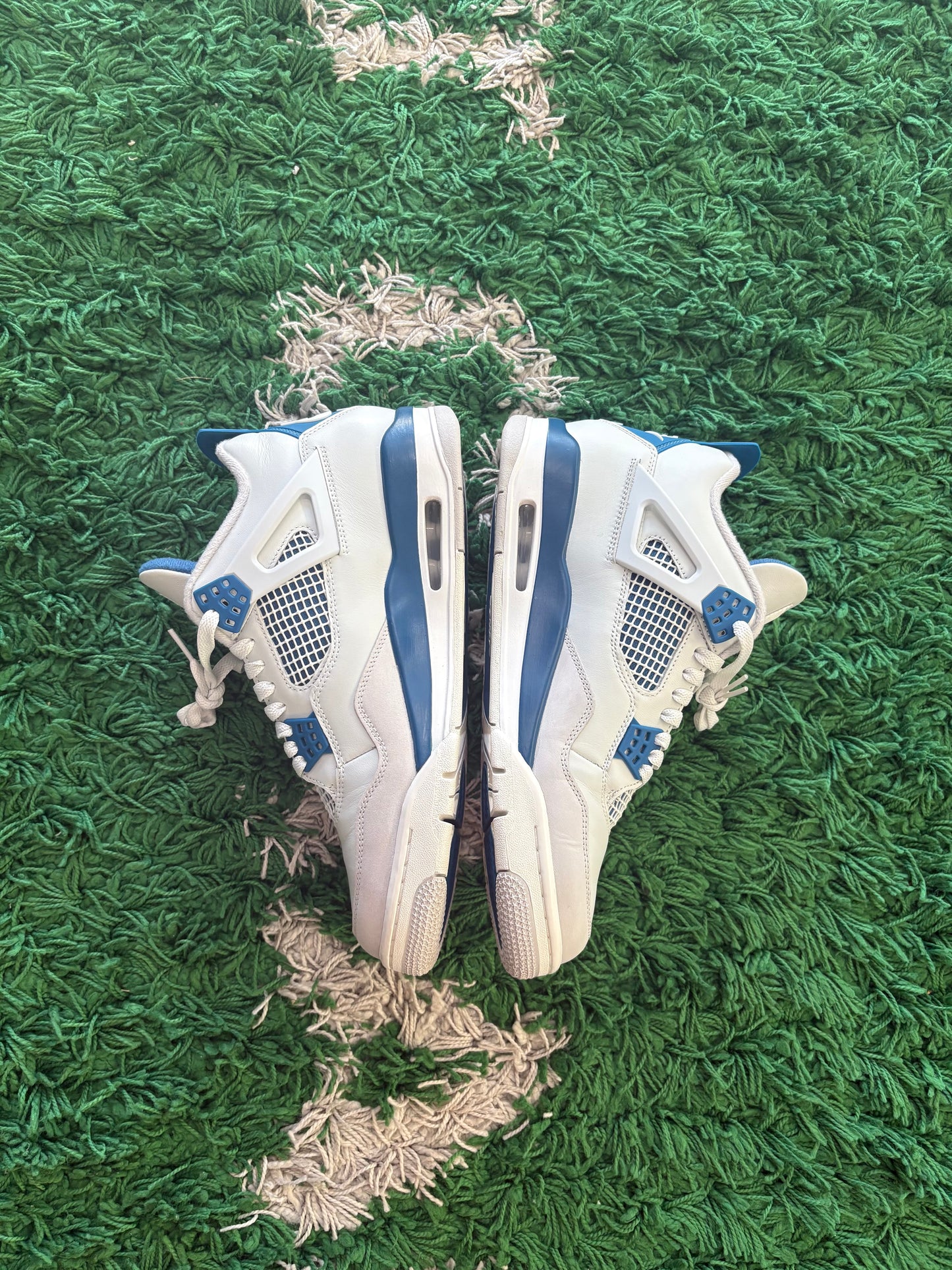 Jordan Retro 4 “Military Blue” 2024